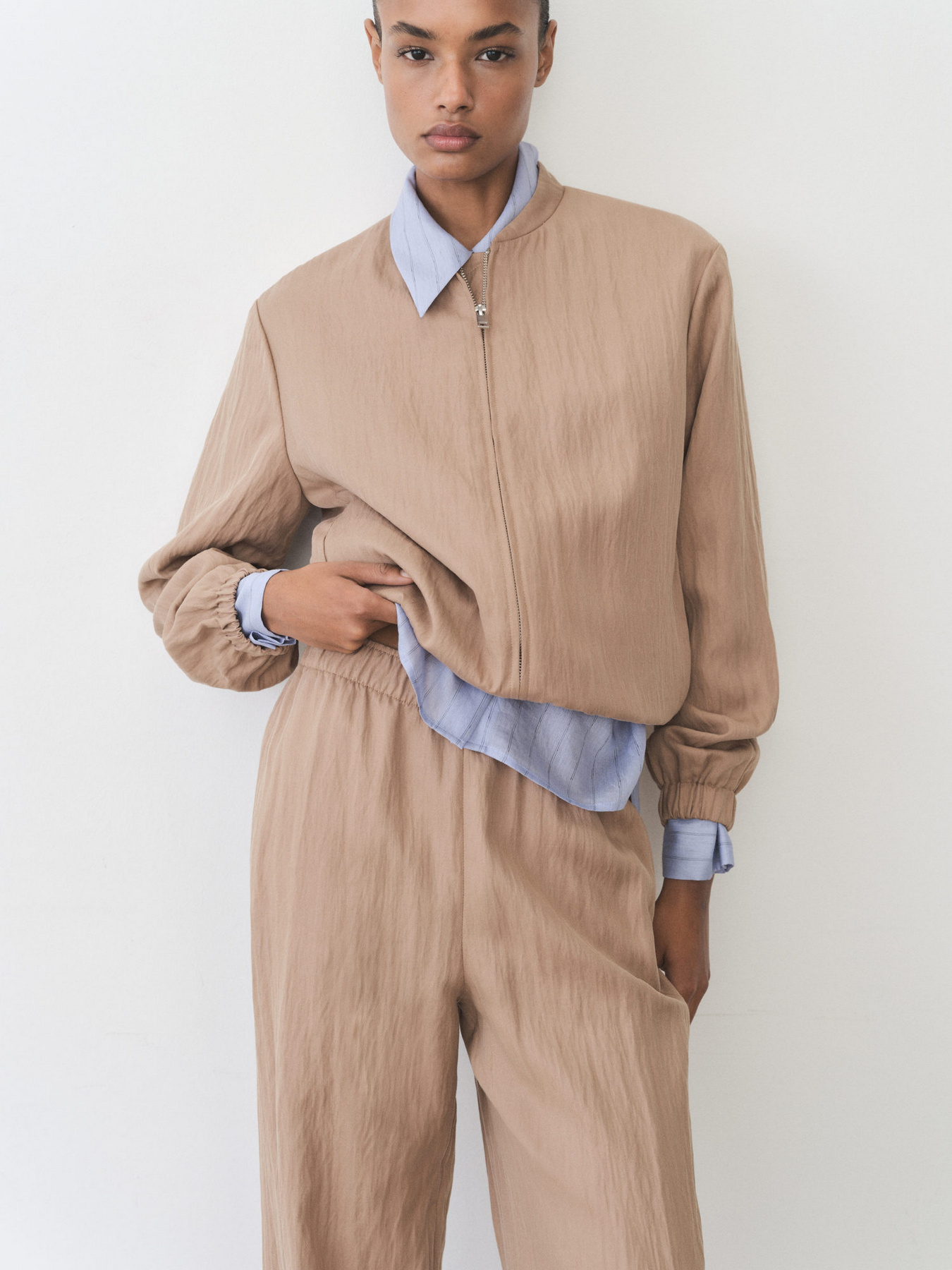 Штани MANGO модель 87076360_34 Штани MANGO модель 87076360_34 Фото