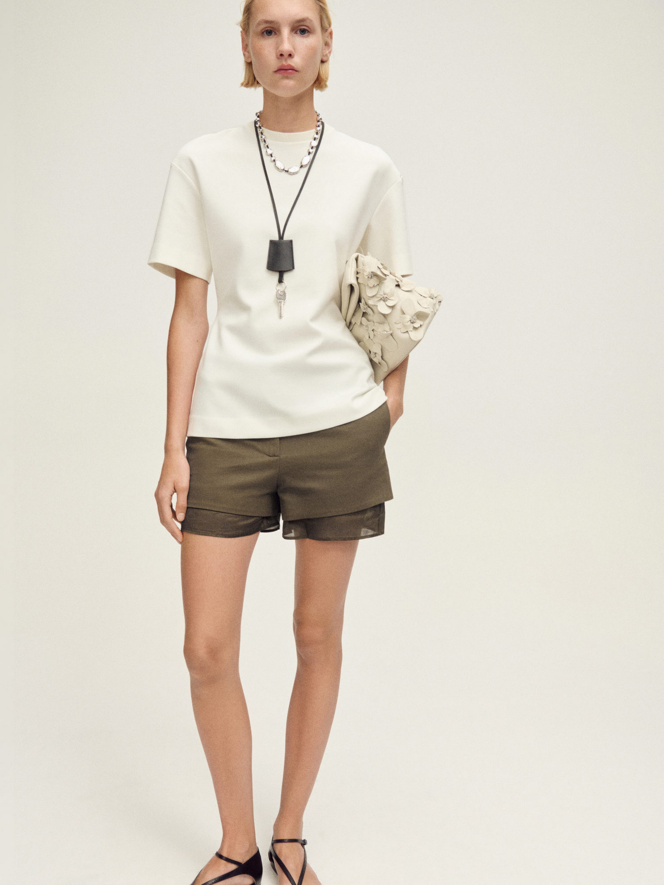 Шорти MANGO PRUNE модель 87057717_8 Шорти MANGO PRUNE модель 87057717_8 Фото