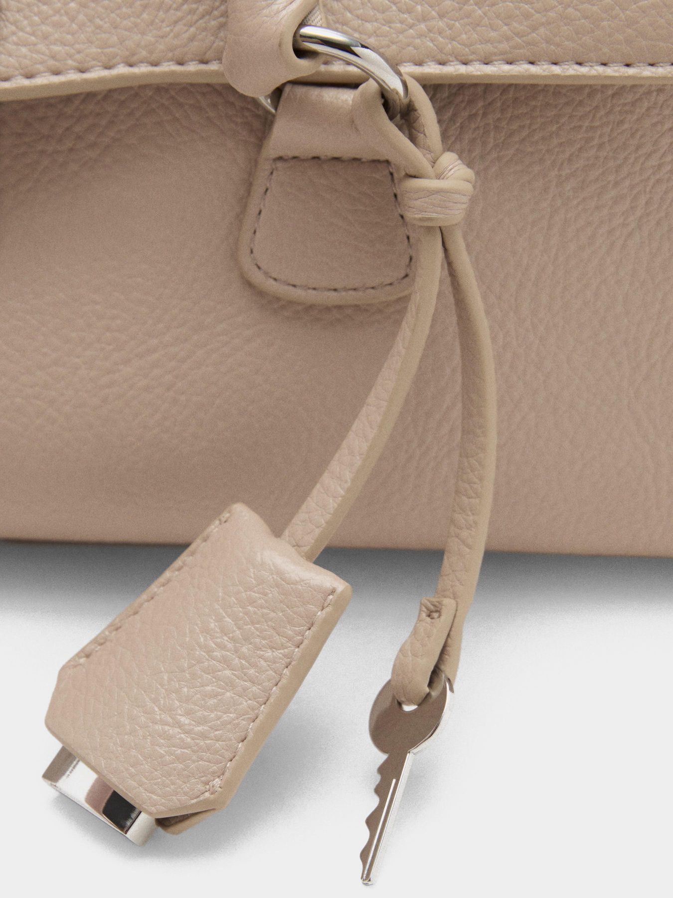 Сумки MANGO модель 17045820_2 Сумки MANGO модель 17045820_2 Фото