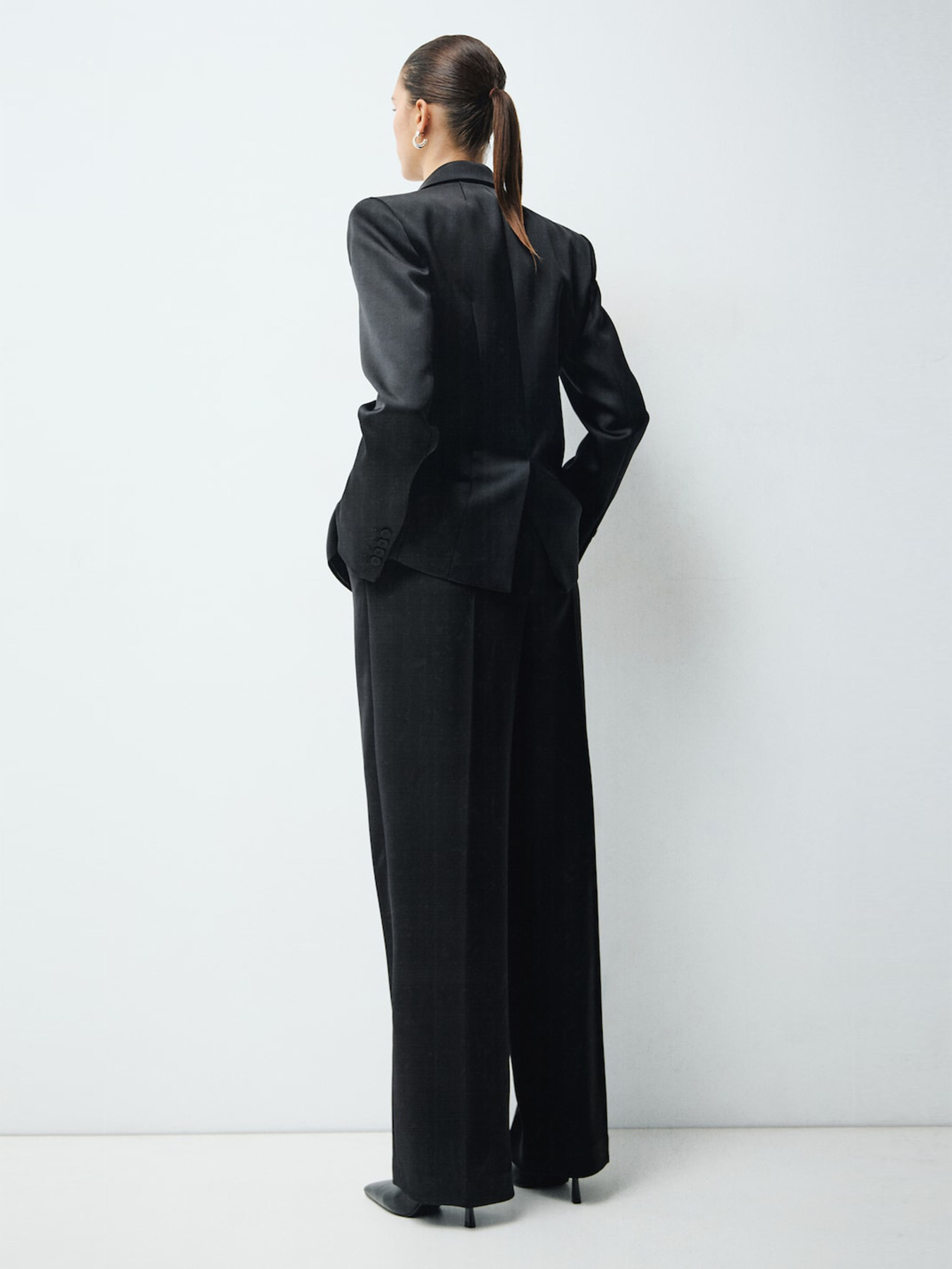 Штани MANGO GILDA модель 17039407_99 Штани MANGO GILDA модель 17039407_99 Фото