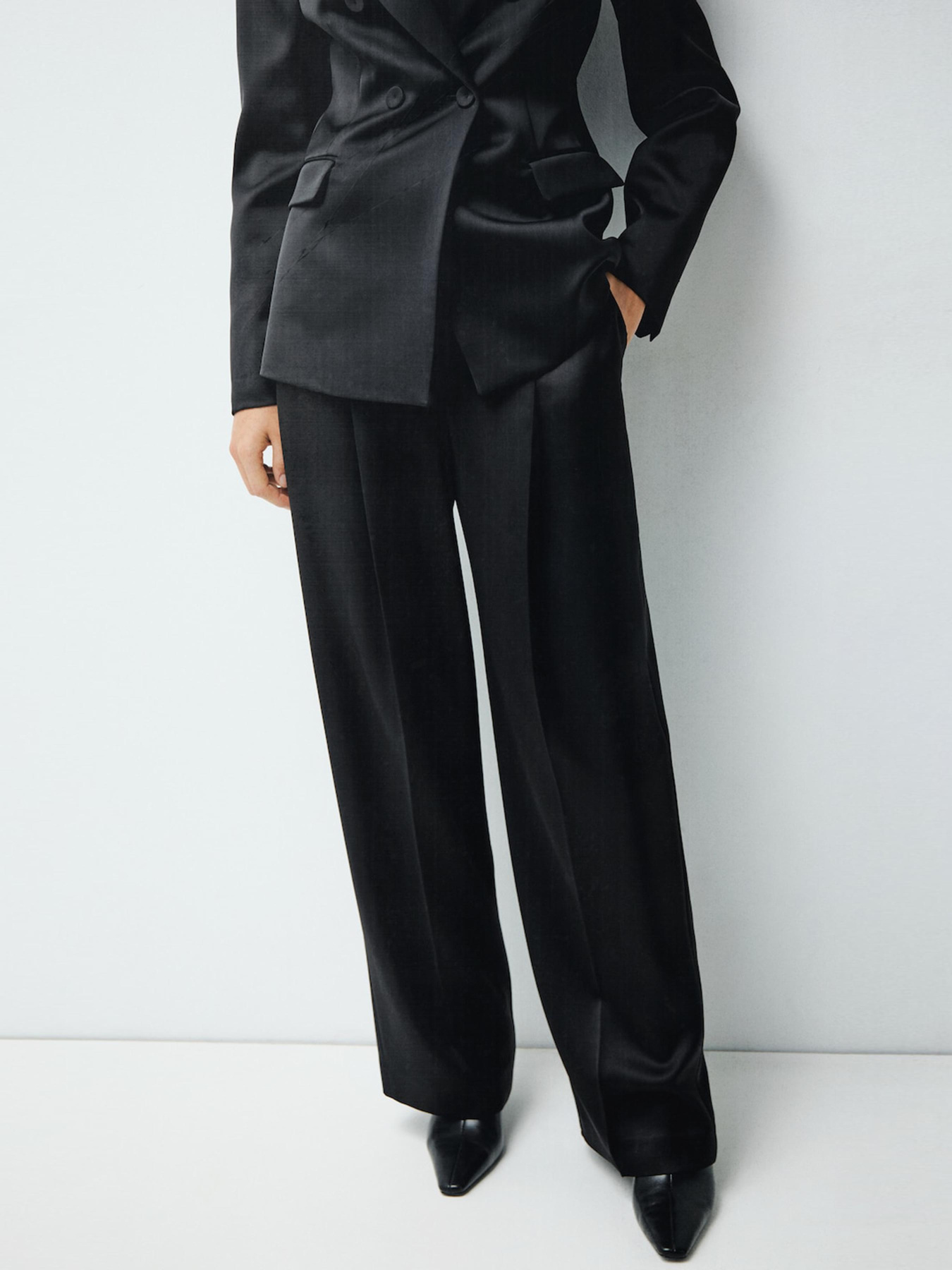 Штани MANGO GILDA модель 17039407_99 Штани MANGO GILDA модель 17039407_99 Фото