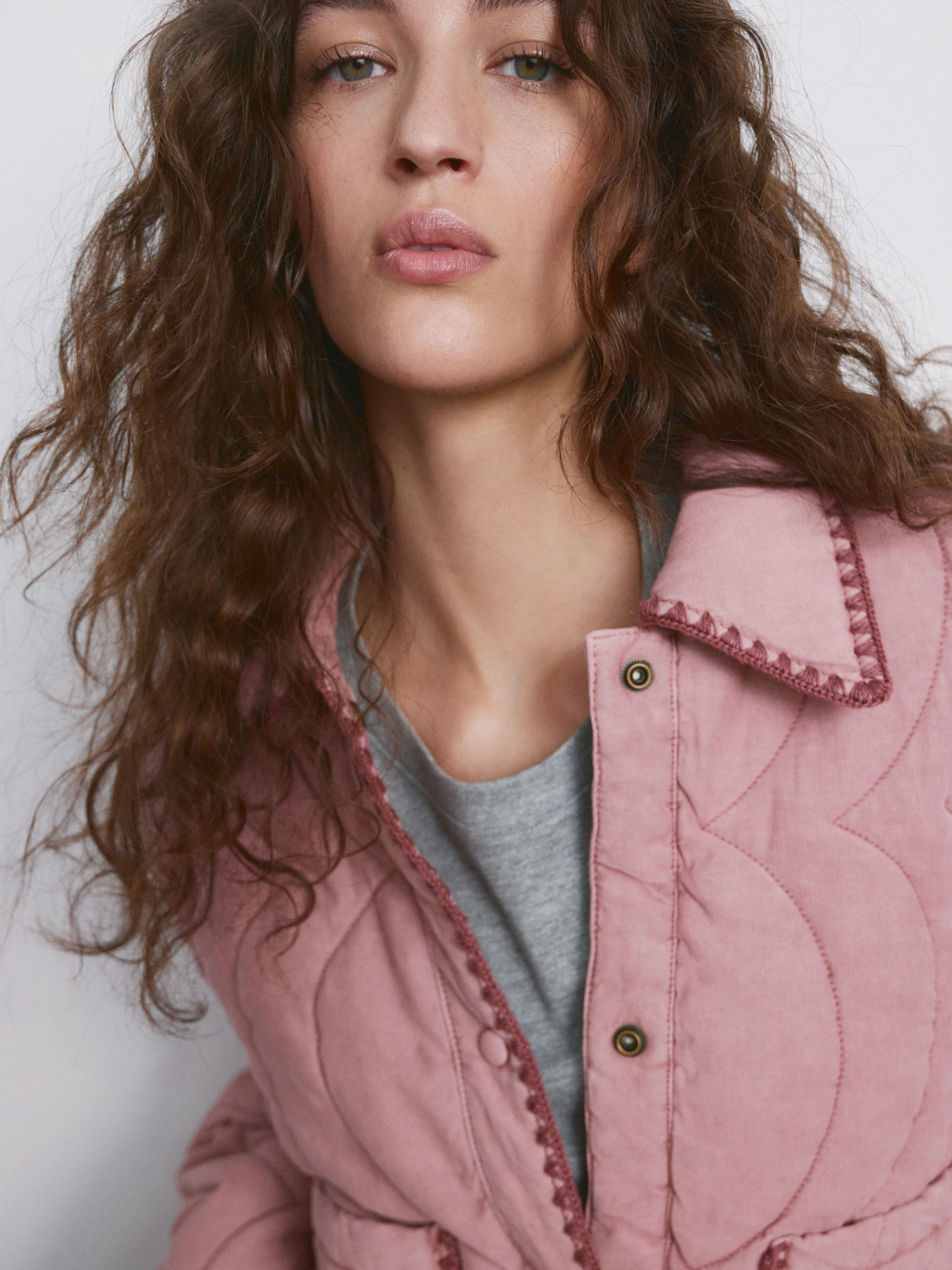 Куртки и дубленки MANGO ZIGZAG модель 27066713_85 Фото