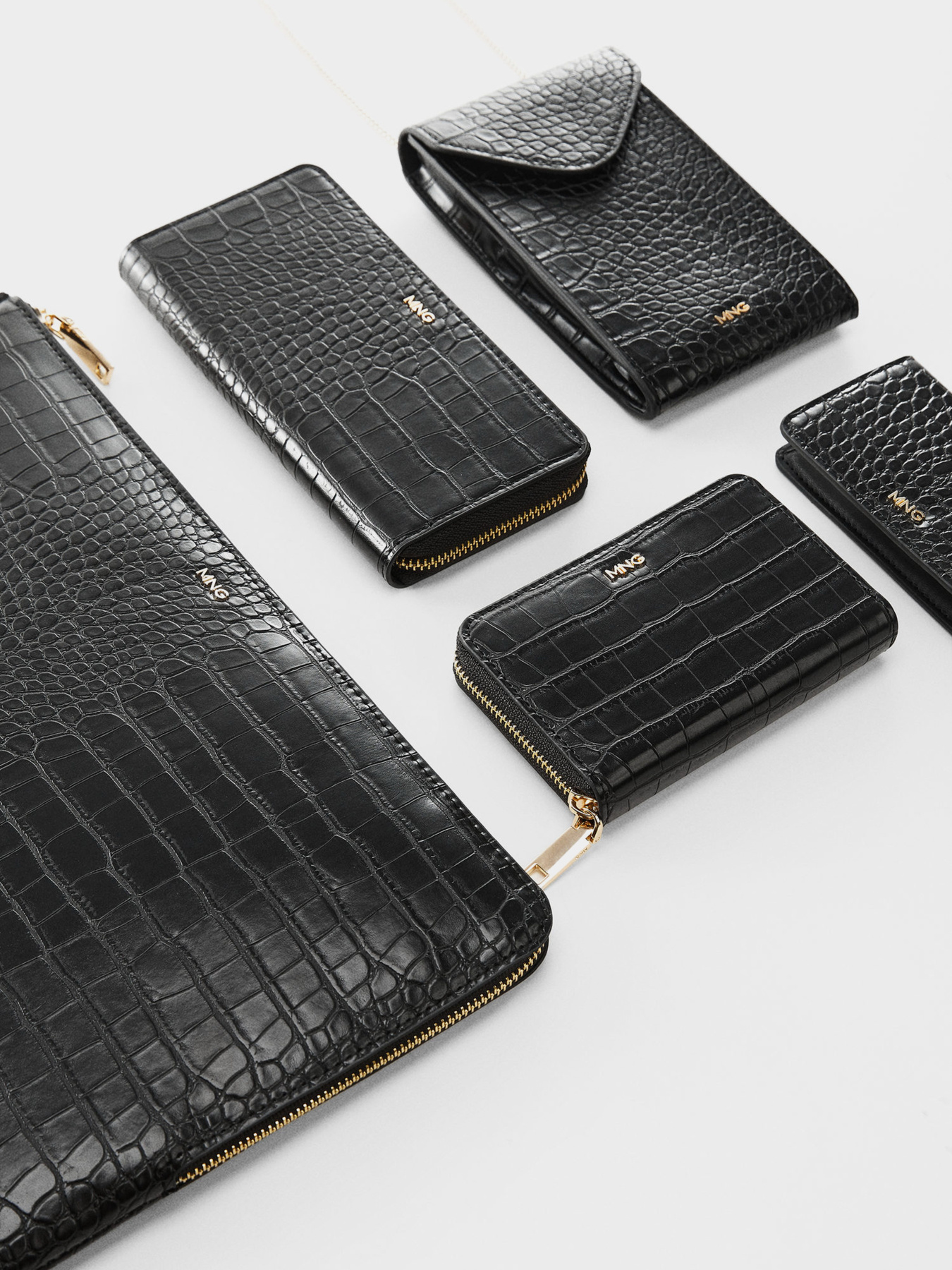 Аксессуары для смартфонов MANGO Leonor модель 67060432_99 Фото