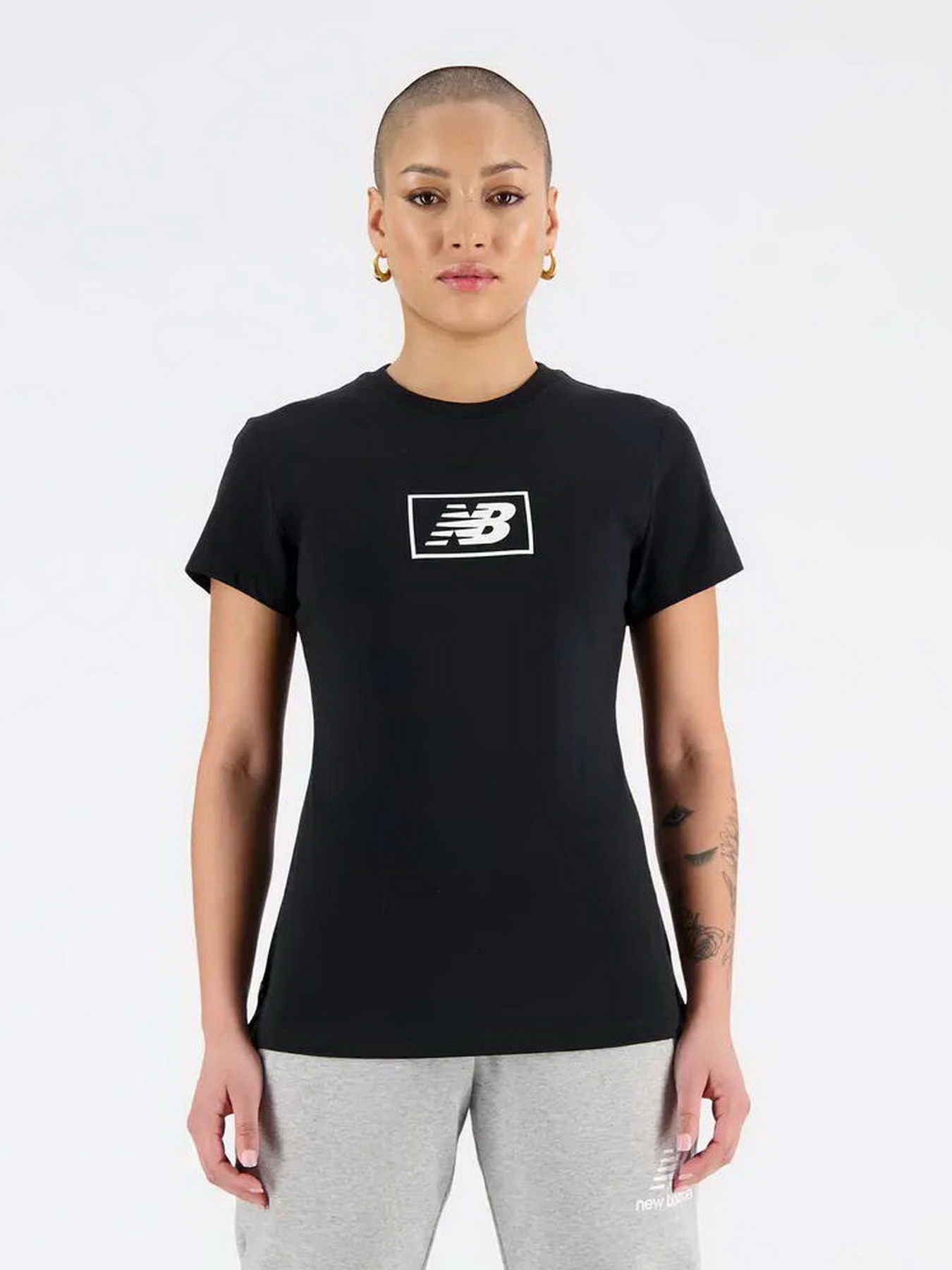 Футболки и поло New Balance Essentials Jersey Athletic Fit модель WT33515BK Футболки и поло New Balance Essentials Jersey Athletic Fit модель WT33515BK Фото