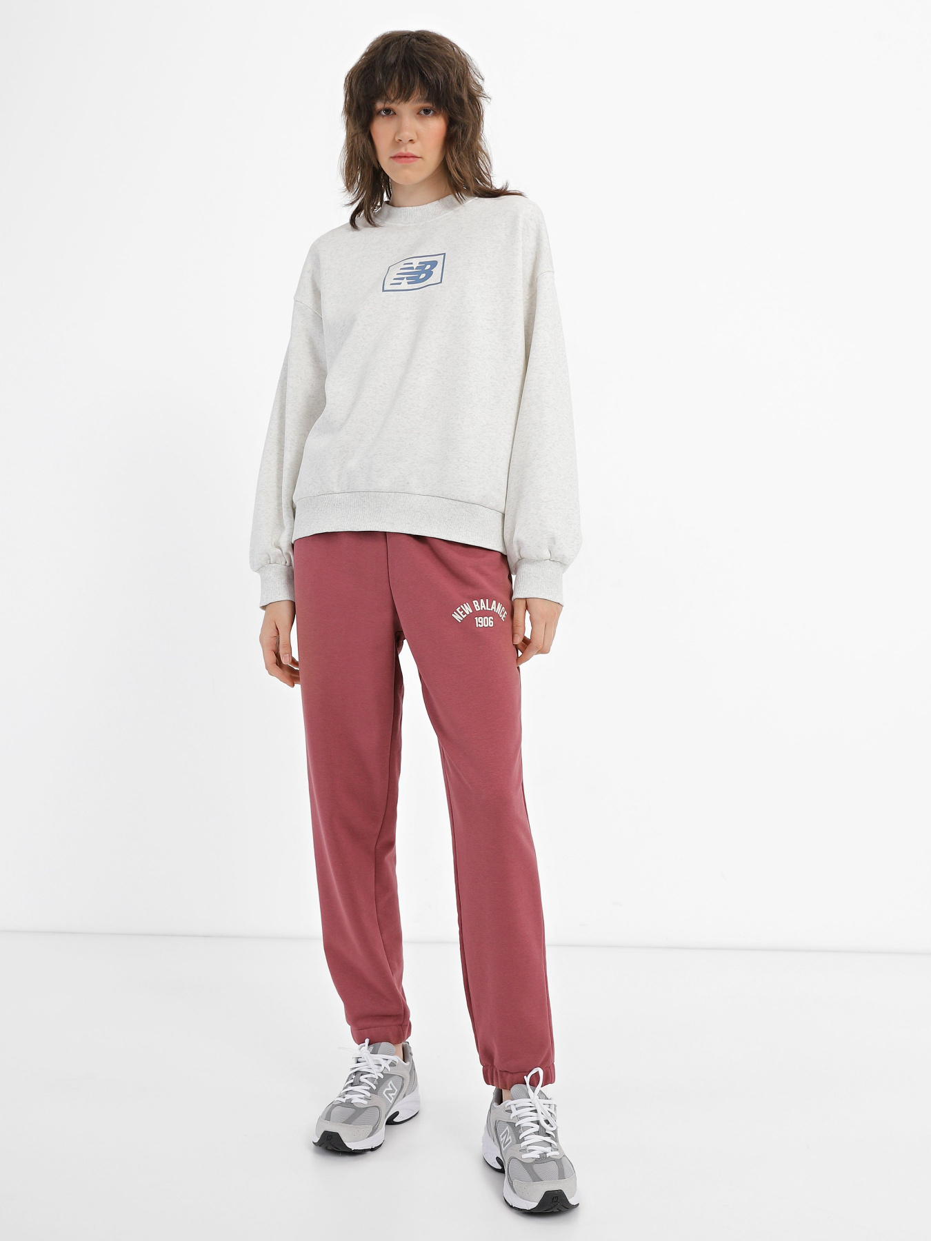 Худі та світшоти New Balance Essentials Brushed модель WT33528SAH Худі та світшоти New Balance Essentials Brushed модель WT33528SAH Фото
