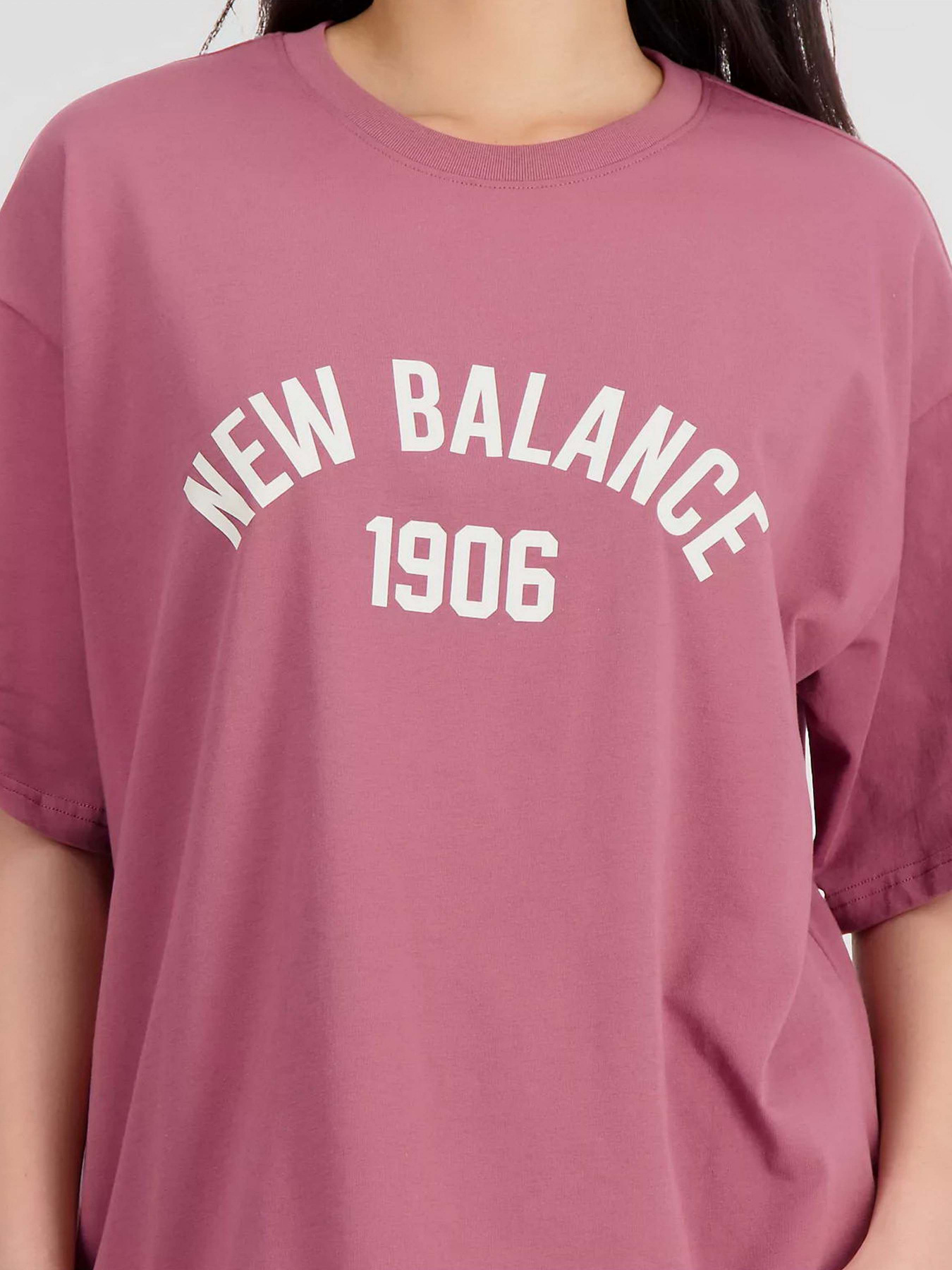 Футболки и поло New Balance Essentials Varsity модель WT33554WAD Футболки и поло New Balance Essentials Varsity модель WT33554WAD Фото
