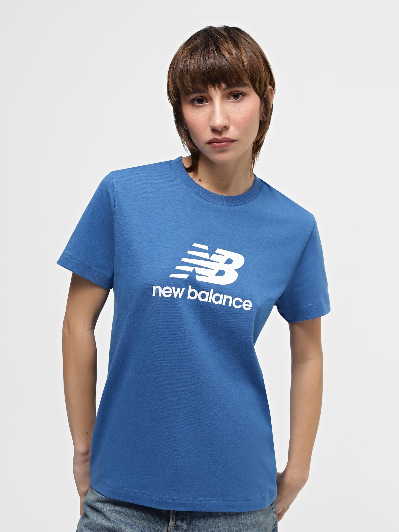 Футболки и поло New Balance STACKED LOGO модель WT41502BEU Футболки и поло New Balance STACKED LOGO модель WT41502BEU Фото