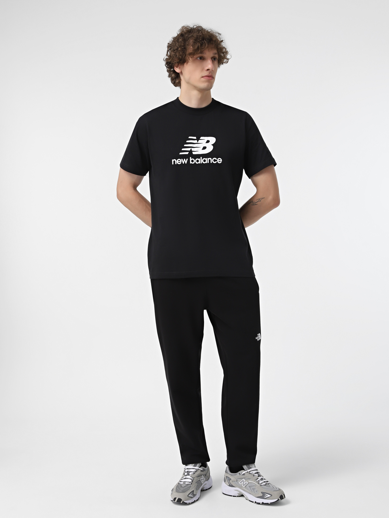 Футболки и поло New Balance STACKED LOGO модель MT41502BK Футболки и поло New Balance STACKED LOGO модель MT41502BK Фото