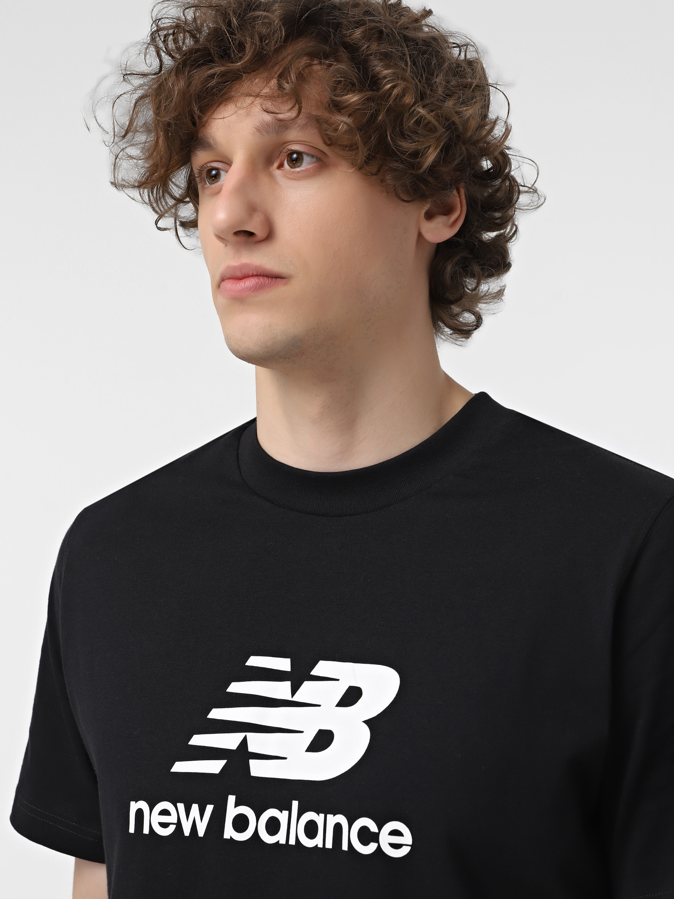 Футболки и поло New Balance STACKED LOGO модель MT41502BK Футболки и поло New Balance STACKED LOGO модель MT41502BK Фото