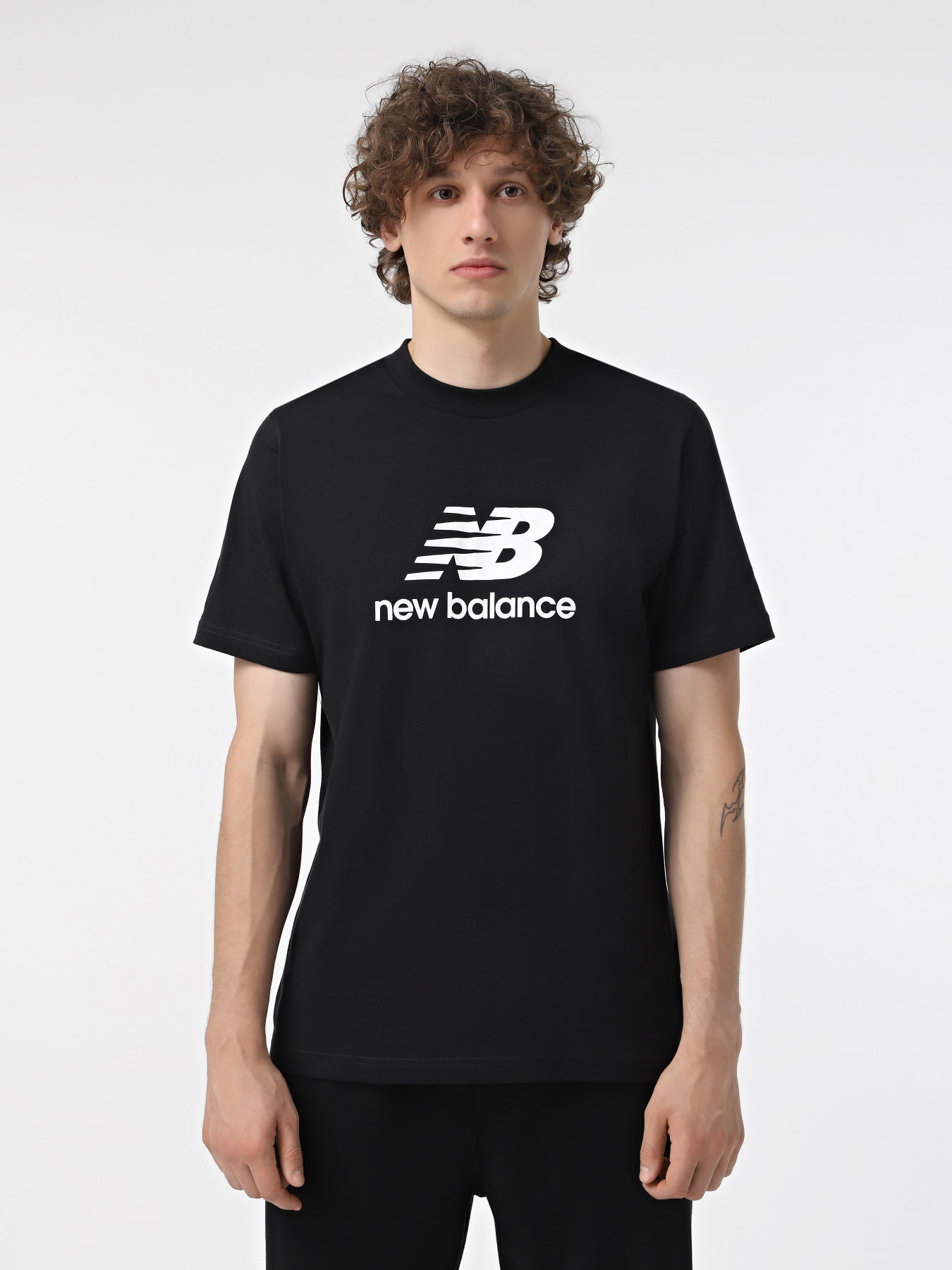Футболки и поло New Balance STACKED LOGO модель MT41502BK Футболки и поло New Balance STACKED LOGO модель MT41502BK Фото