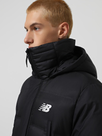 Куртки та дублянки New Balance BENCH LONG DOWN модель MJ231054BK Фото