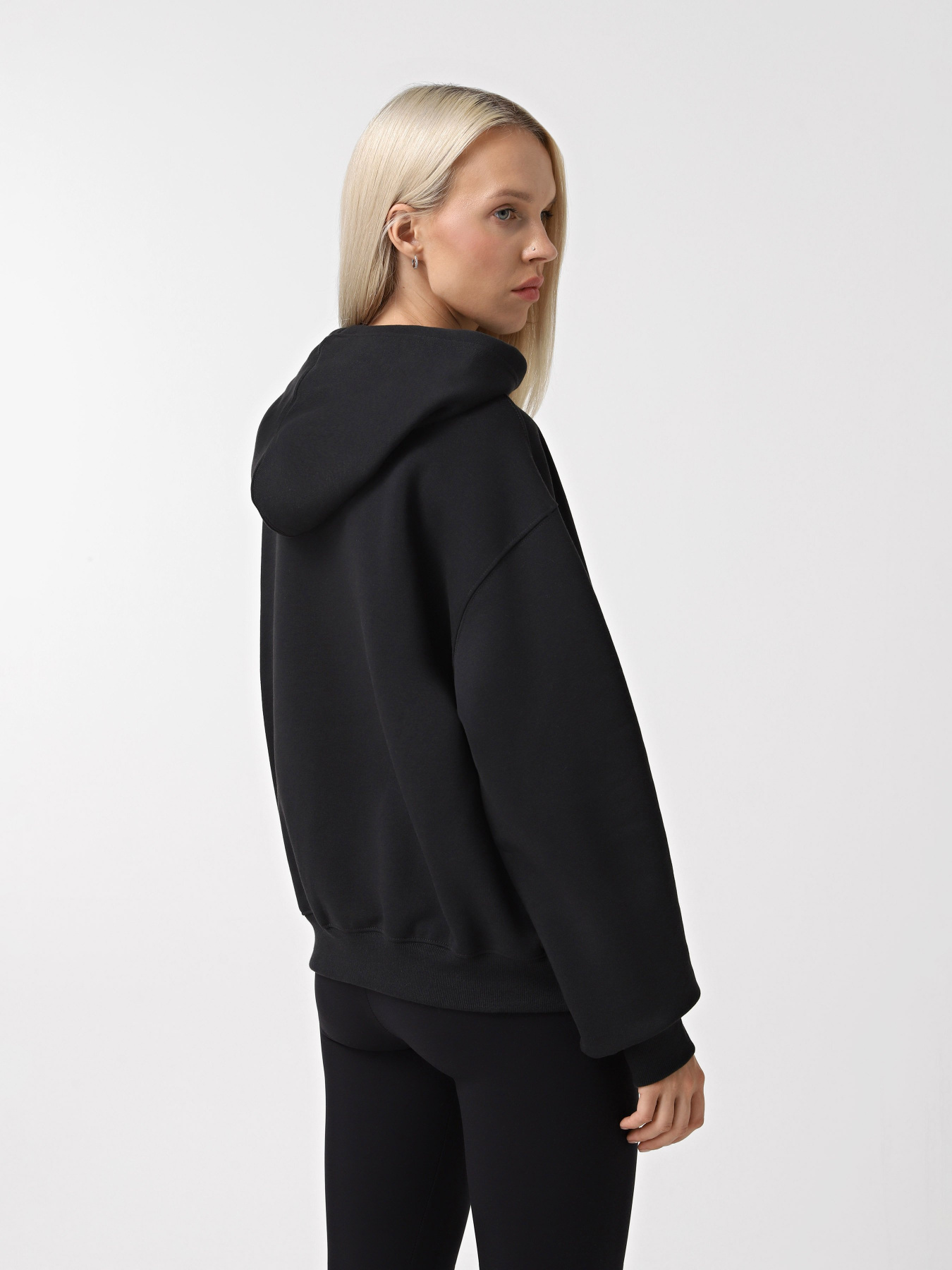 Худі та світшоти New Balance ESSENTIALS FLEECE модель WT41506BK Худі та світшоти New Balance ESSENTIALS FLEECE модель WT41506BK Фото