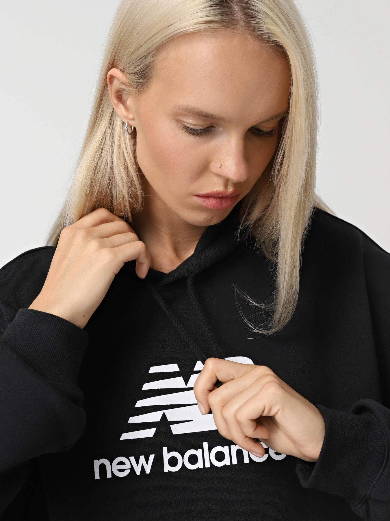 Худі та світшоти New Balance ESSENTIALS FLEECE модель WT41506BK Худі та світшоти New Balance ESSENTIALS FLEECE модель WT41506BK Фото