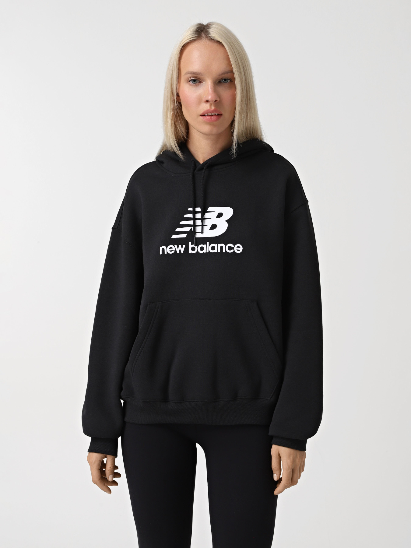 Худі та світшоти New Balance ESSENTIALS FLEECE модель WT41506BK Худі та світшоти New Balance ESSENTIALS FLEECE модель WT41506BK Фото