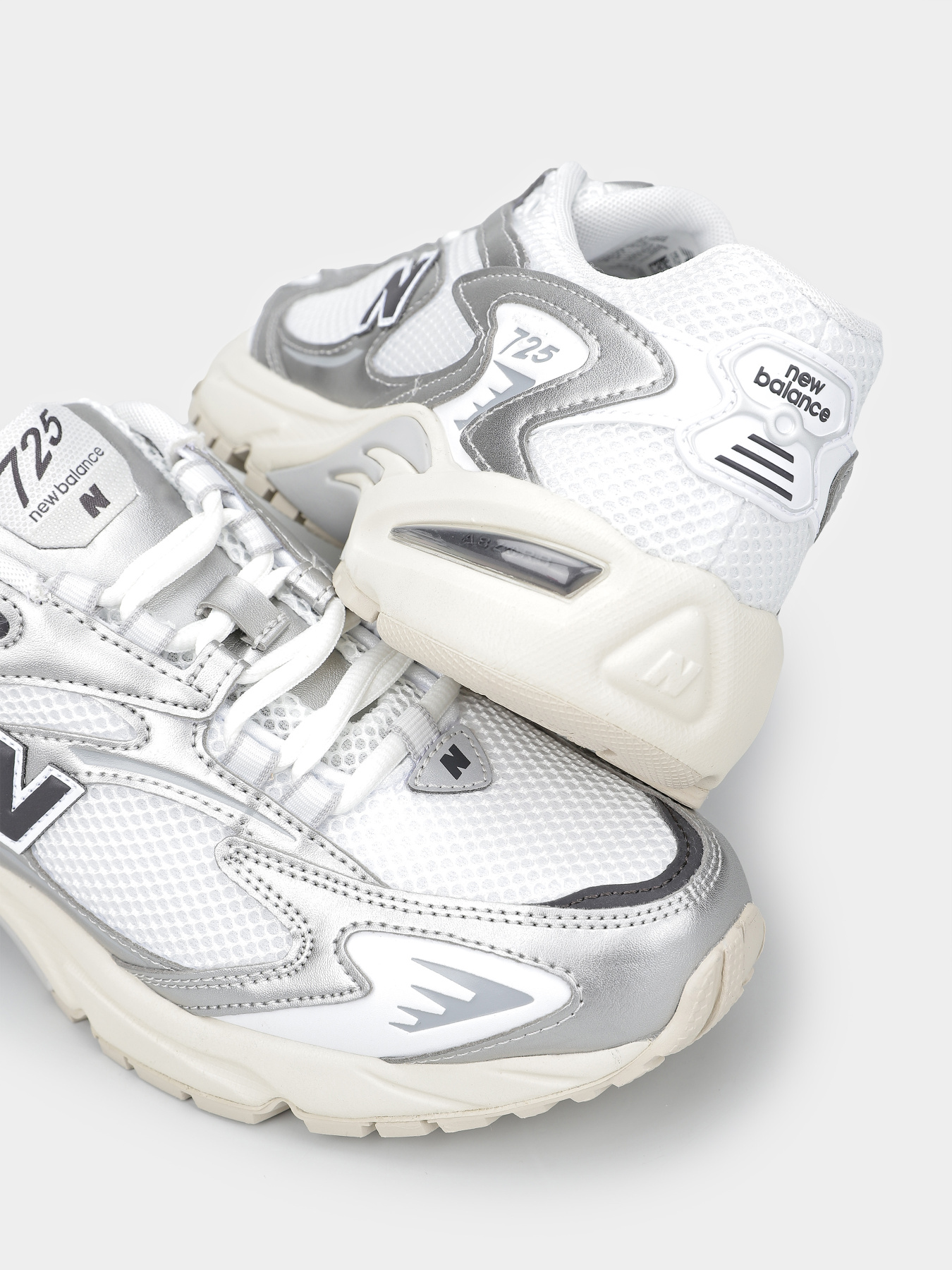 Кросівки New Balance 725 модель ML725CG Кросівки New Balance 725 модель ML725CG Фото