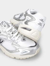 Кросівки New Balance 725 модель ML725CG Фото