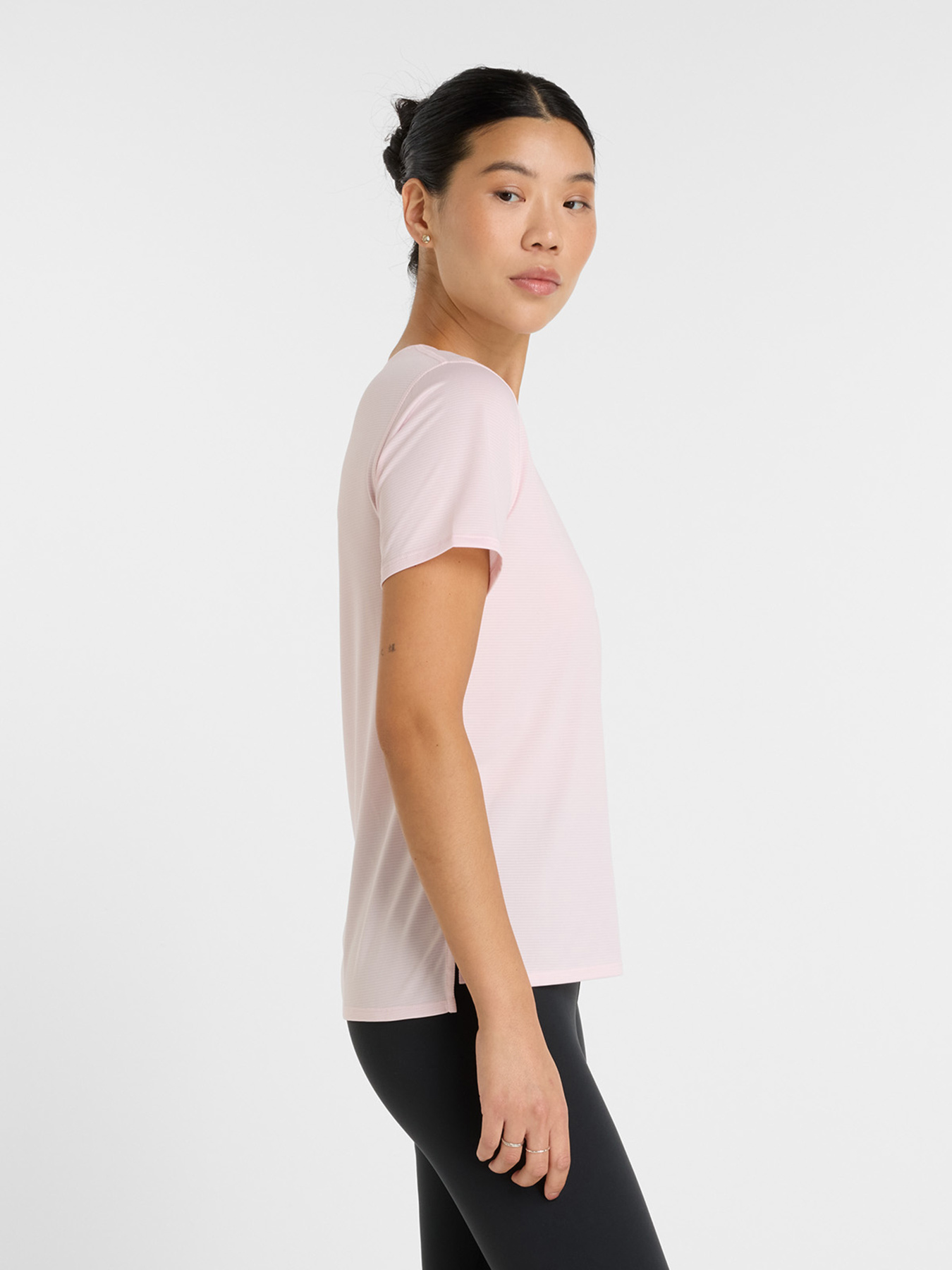 Футболки и поло New Balance SPORT ESSENTIALS модель WT41222RSG Футболки и поло New Balance SPORT ESSENTIALS модель WT41222RSG Фото