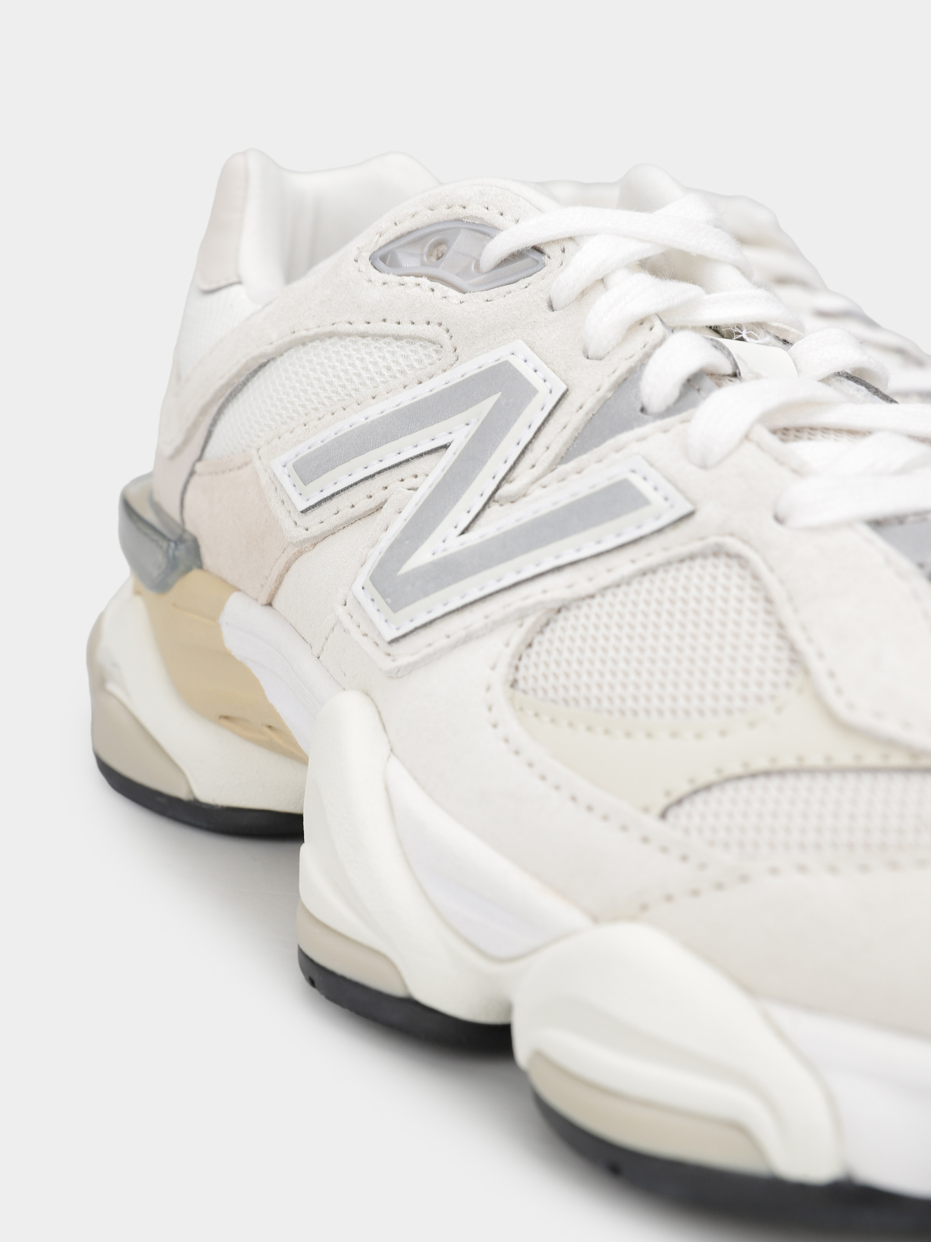 Кросівки New Balance 9060 модель U9060WHT Фото