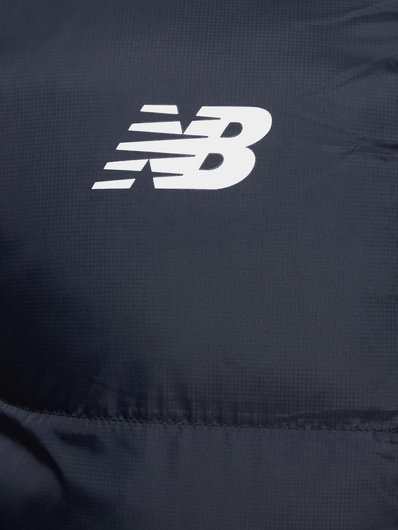 Куртки та дублянки New Balance Team Base модель MJ031540BK Фото