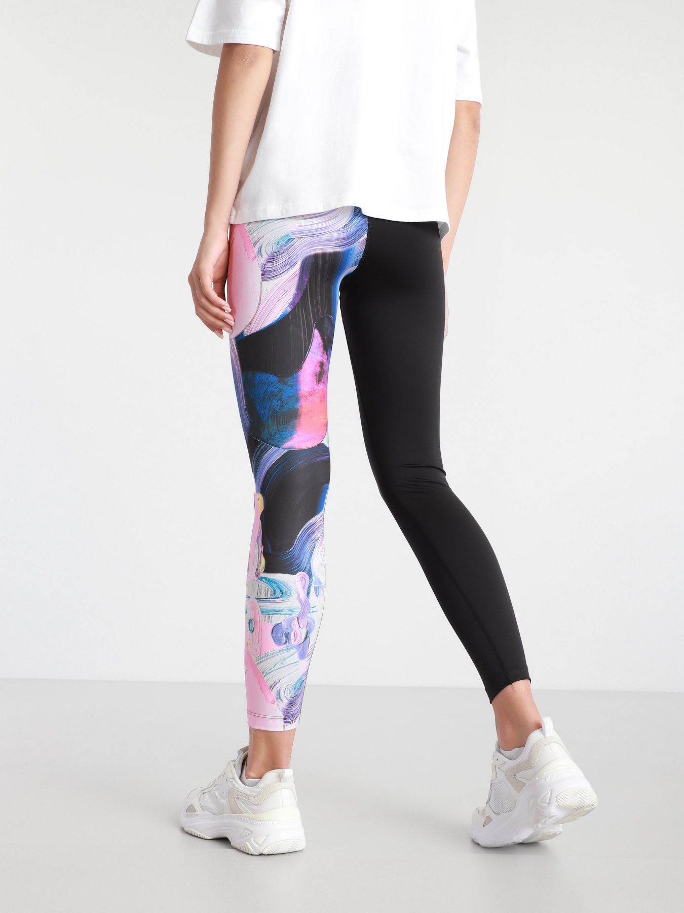 Брюки New Balance Athletics Erin Loree модель WP11511WHP Фото