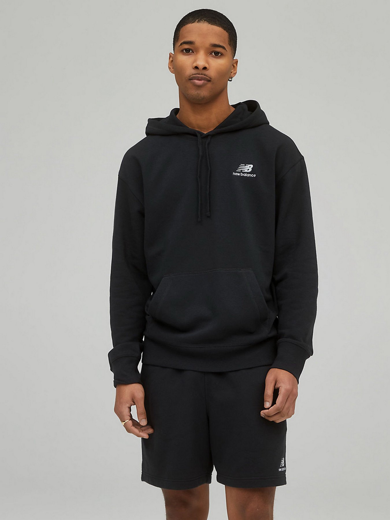 Худі та світшоти New Balance Uni-ssentials French Terry модель UT21500BK Худі та світшоти New Balance Uni-ssentials French Terry модель UT21500BK Фото