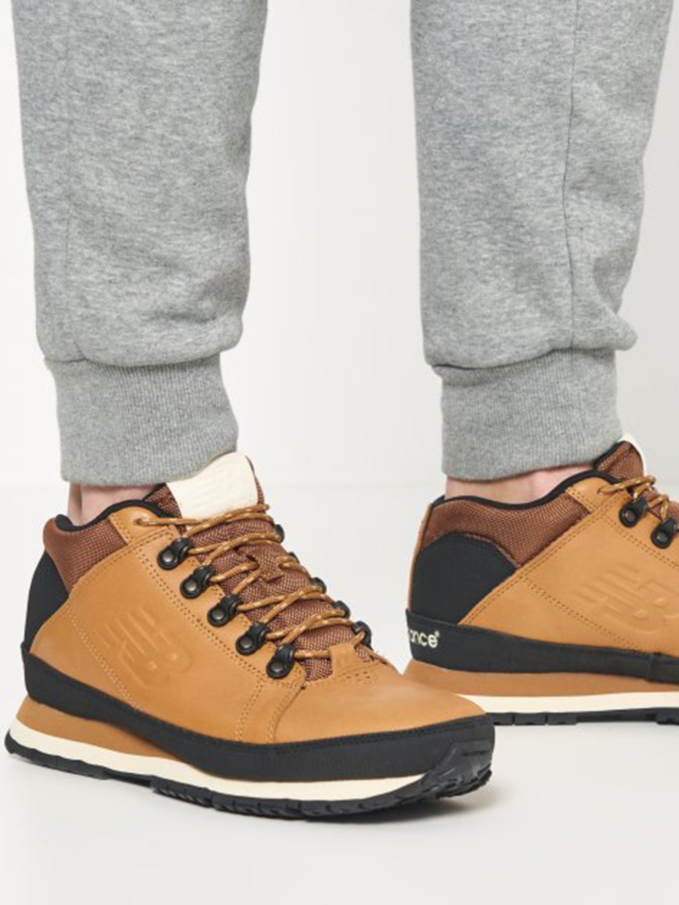 Ботинки и сапоги New Balance 754 модель H754TB Ботинки и сапоги New Balance 754 модель H754TB Фото