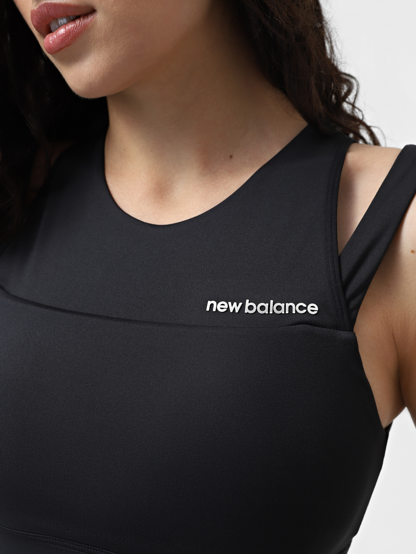 Футболки и поло New Balance Shape Shield модель WB21110BK Футболки и поло New Balance Shape Shield модель WB21110BK Фото