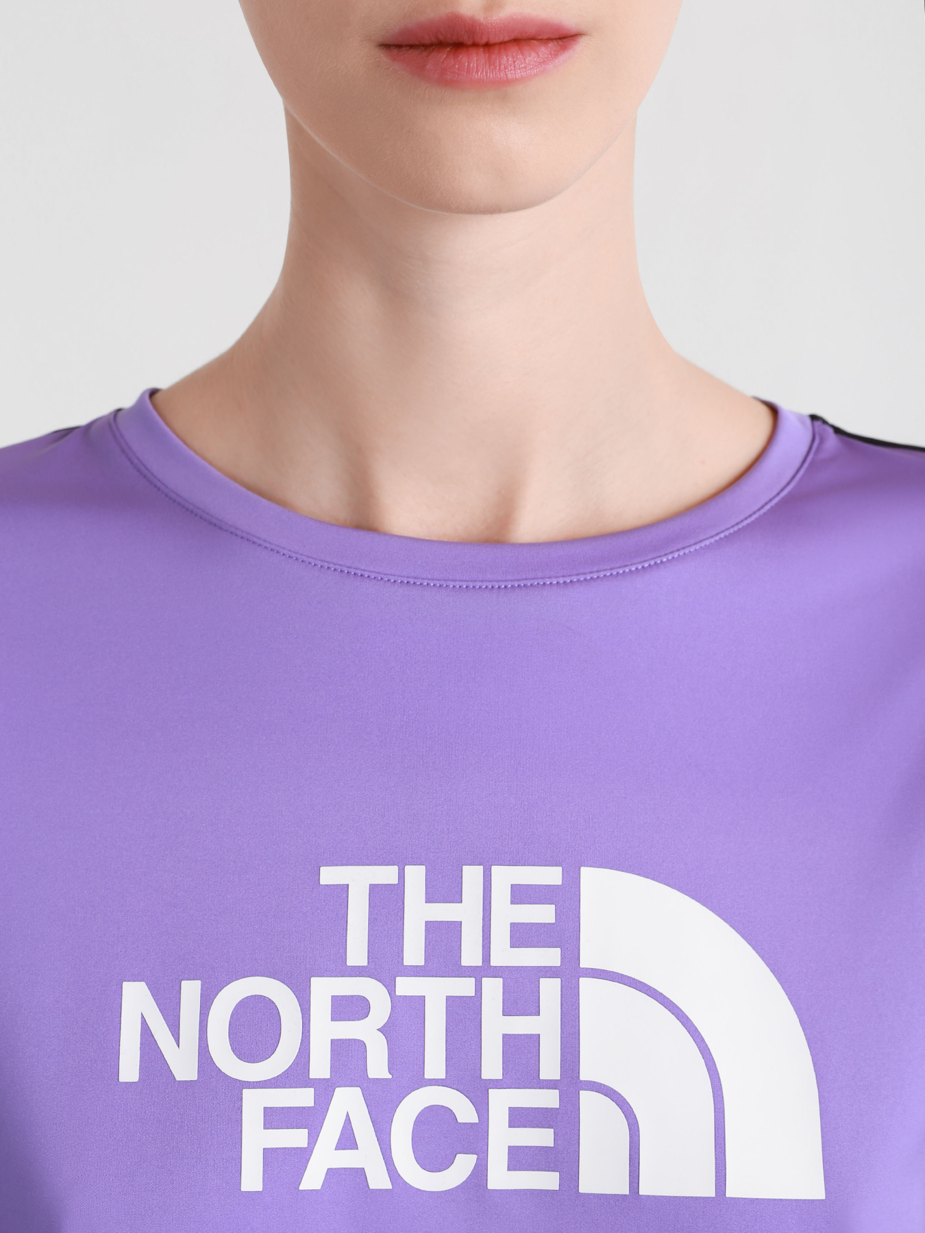 Футболки и поло The North Face Mountain Athletics модель NF0A5567WQ71 Футболки и поло The North Face Mountain Athletics модель NF0A5567WQ71 Фото