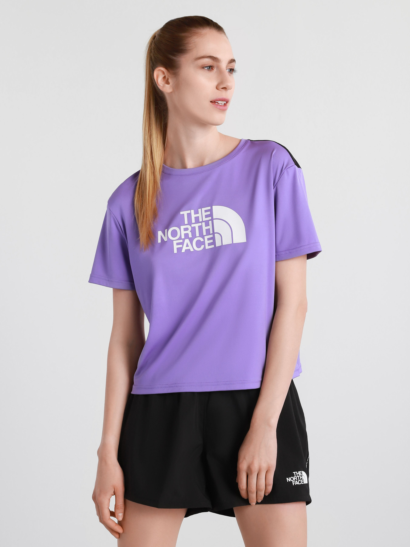 Футболки и поло The North Face Mountain Athletics модель NF0A5567WQ71 Футболки и поло The North Face Mountain Athletics модель NF0A5567WQ71 Фото