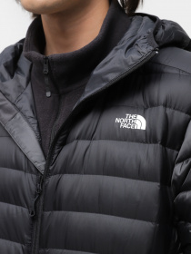 Куртки та дублянки The North Face Resolve Down модель NF0A4M9PKT01 Фото
