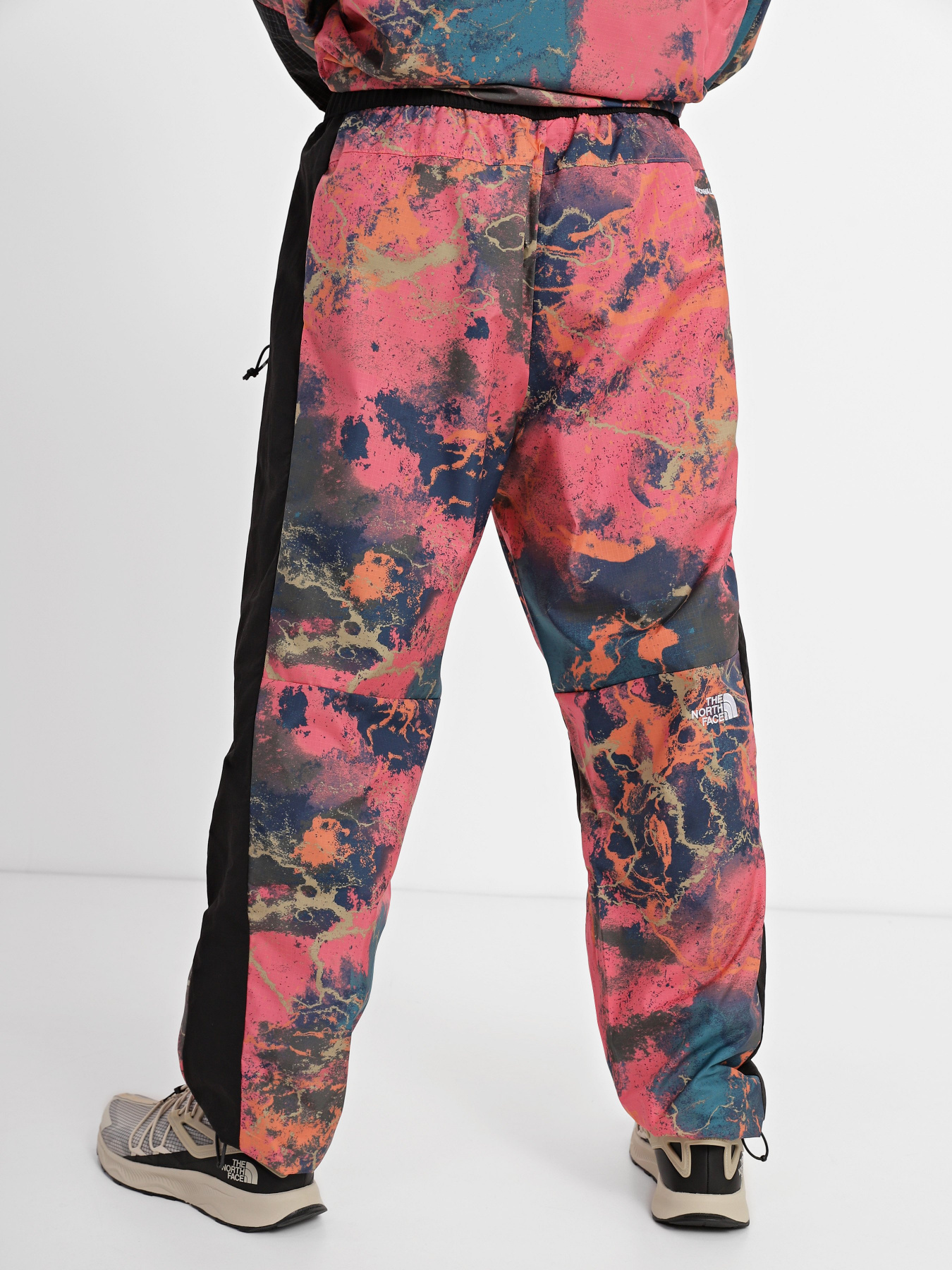 Штани The North Face Convin Allover Printed модель NF0A83JOIOC1 Фото