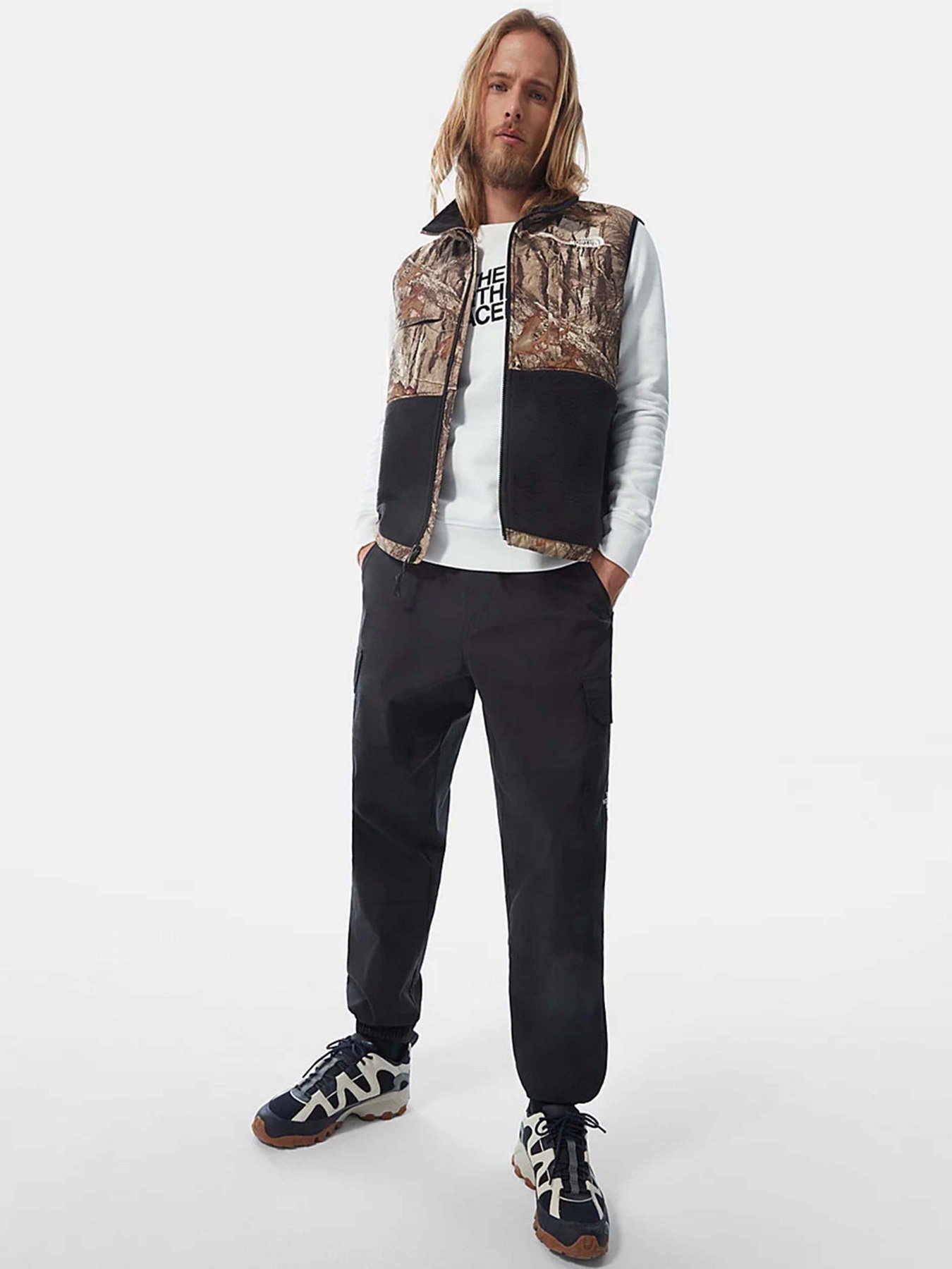 Худі та світшоти The North Face Drew Peak Crew Neck модель NF0A4SVRLA91 Худі та світшоти The North Face Drew Peak Crew Neck модель NF0A4SVRLA91 Фото