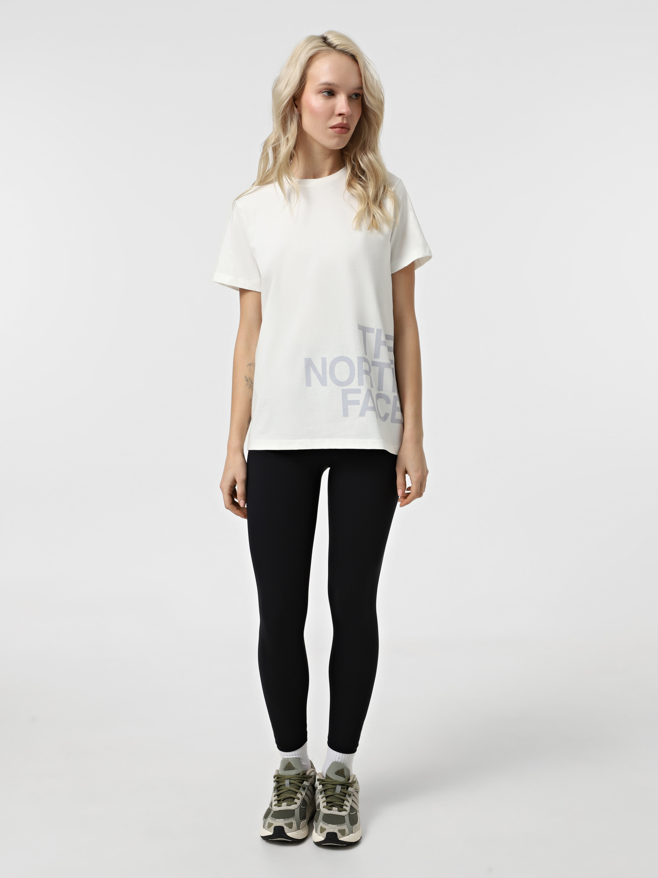 Футболки і поло The North Face Blown Up модель NF0A8546N2I1 Футболки і поло The North Face Blown Up модель NF0A8546N2I1 Фото