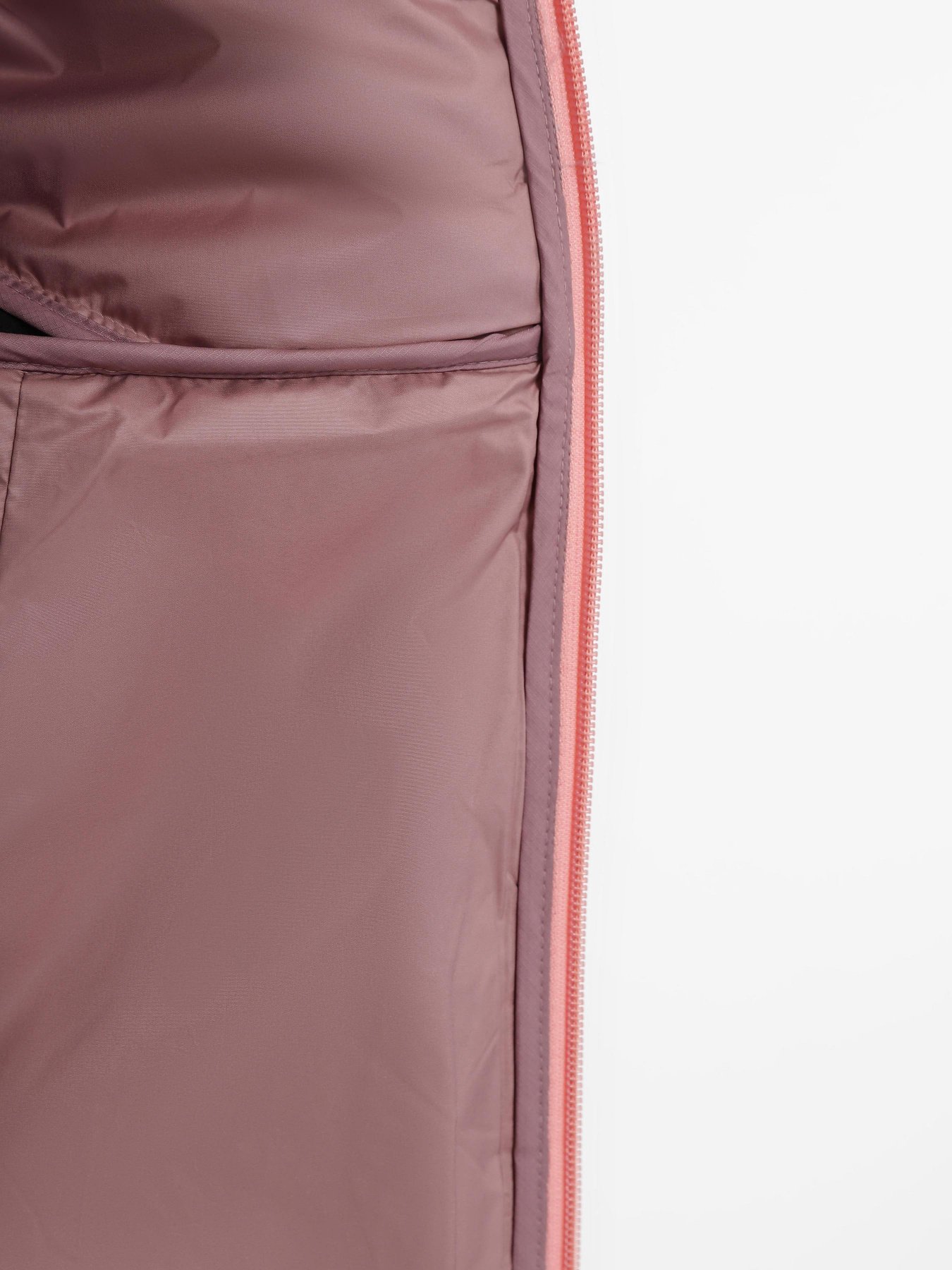 Куртки та дублянки The North Face Middle Cloud Insulated модель NF0A851UOVB1 Фото