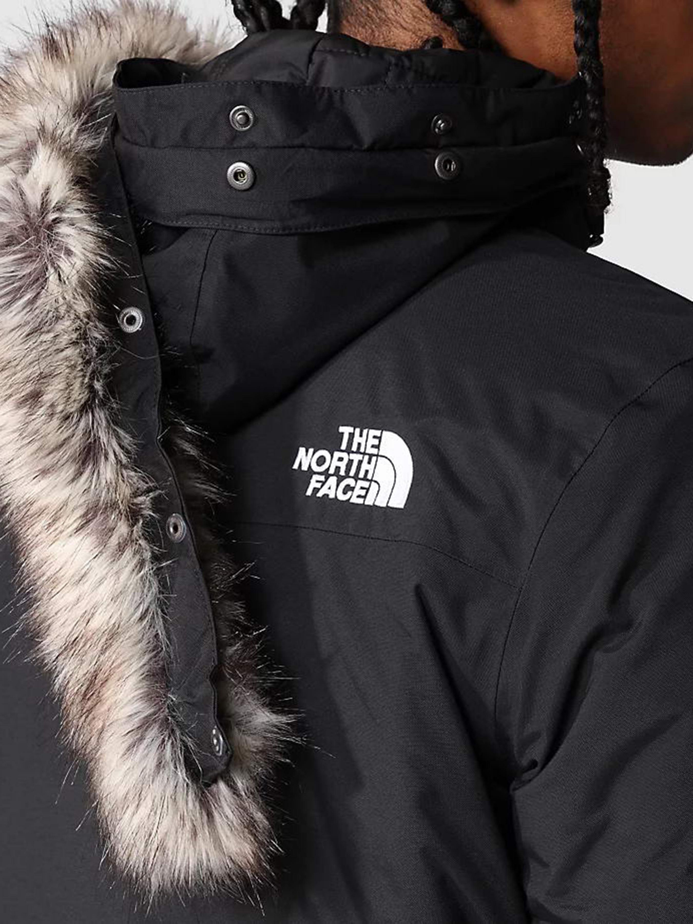 Куртки та дублянки The North Face Recycled Zaneck модель NF0A4M8HJK31 Фото