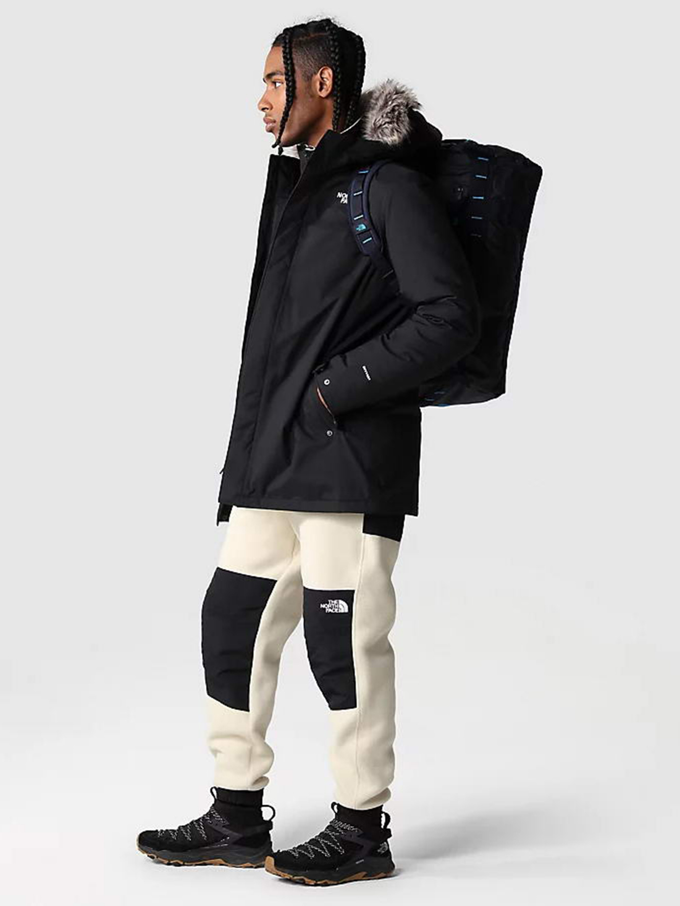 Куртки та дублянки The North Face Recycled Zaneck модель NF0A4M8HJK31 Фото