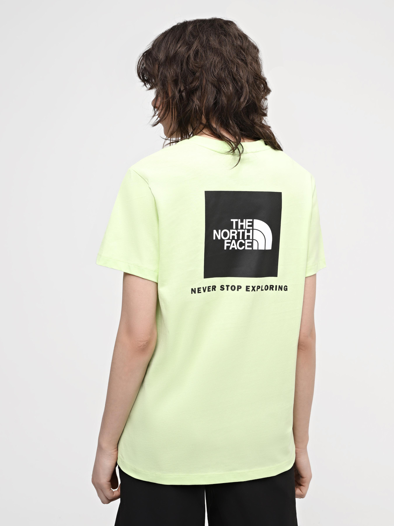 Футболки і поло The North Face W S/S Relaxed Redbox Tee модель NF0A87NKO0F1 Футболки і поло The North Face W S/S Relaxed Redbox Tee модель NF0A87NKO0F1 Фото