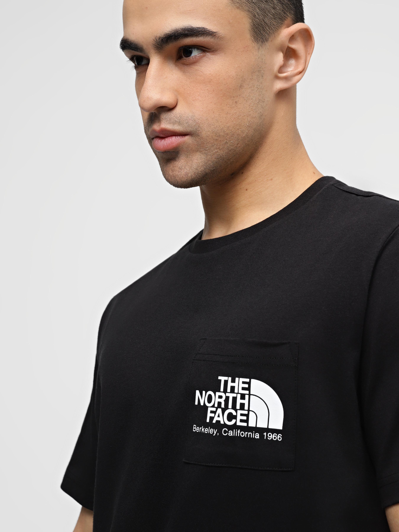 Футболки і поло The North Face M Berkeley California Pocket S/S Tee модель NF0A87U2JK31 Фото