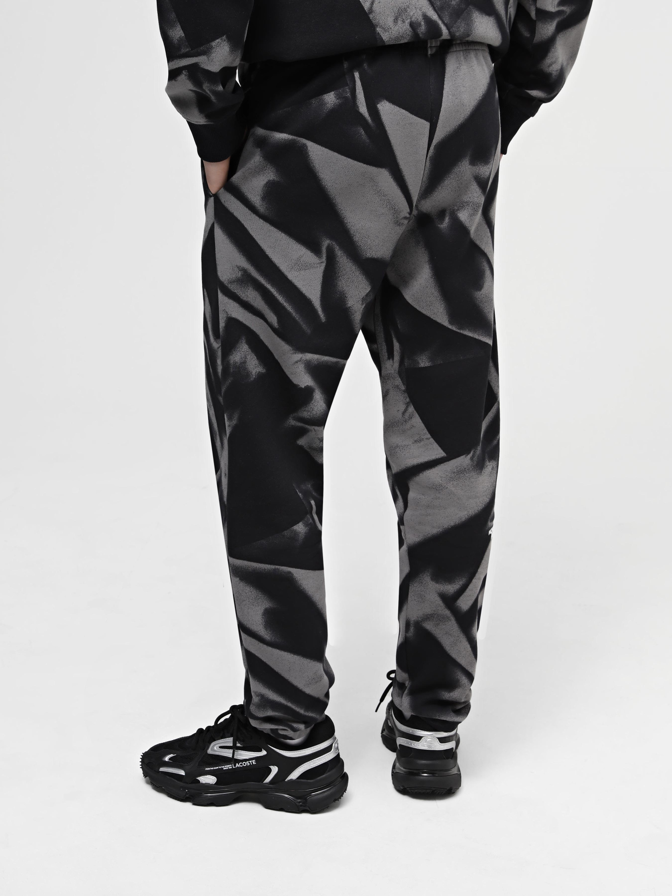 Штани The North Face M Essential Jogger Print модель NF0A881JSIF1 Фото