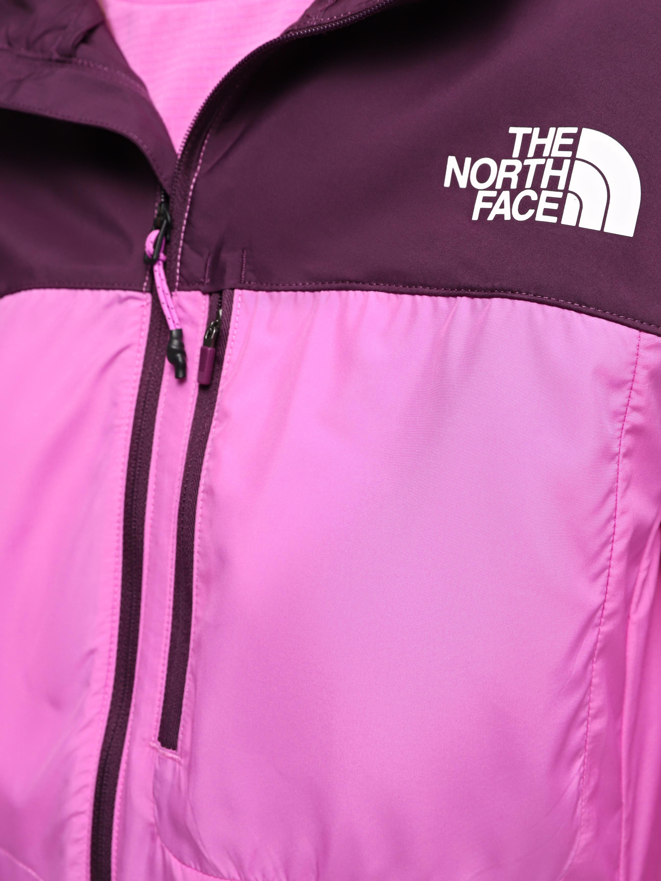 Куртки и дубленки The North Face W Higher Run Wind Jacket модель NF0A8720ROP1 Куртки и дубленки The North Face W Higher Run Wind Jacket модель NF0A8720ROP1 Фото