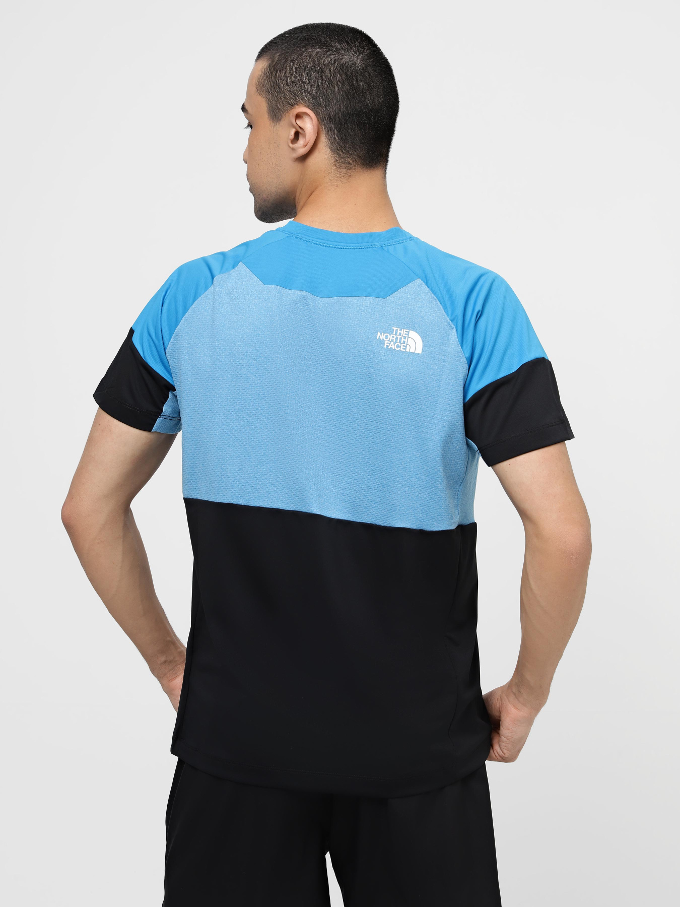 Футболки і поло The North Face Bolt Tech Tee модель NF0A825GWIJ1 Футболки і поло The North Face Bolt Tech Tee модель NF0A825GWIJ1 Фото