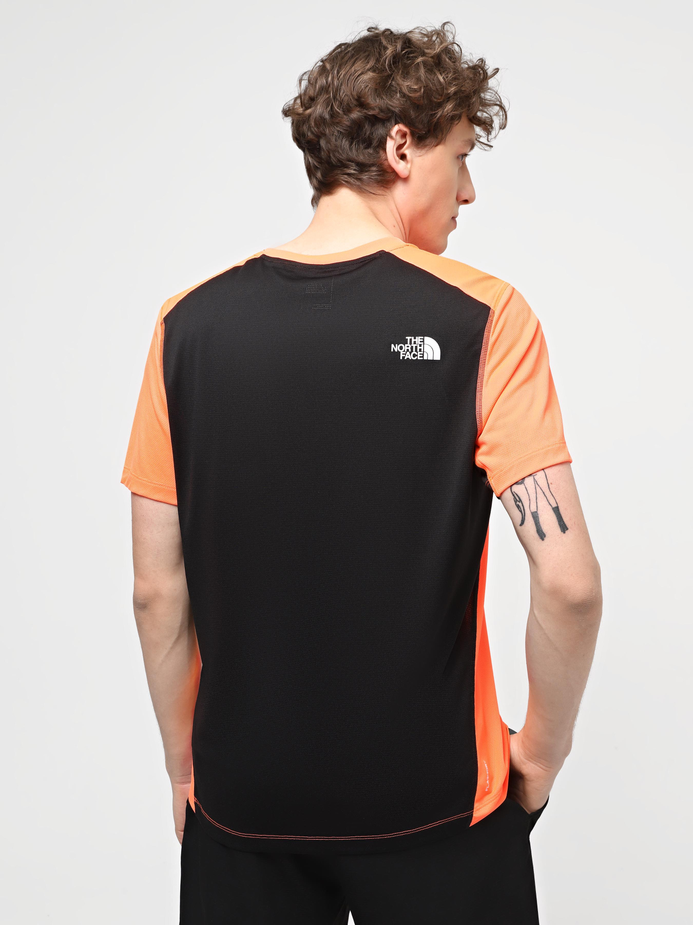 Футболки і поло The North Face M Lightbright S/S Tee модель NF0A825OTNI1 Футболки і поло The North Face M Lightbright S/S Tee модель NF0A825OTNI1 Фото