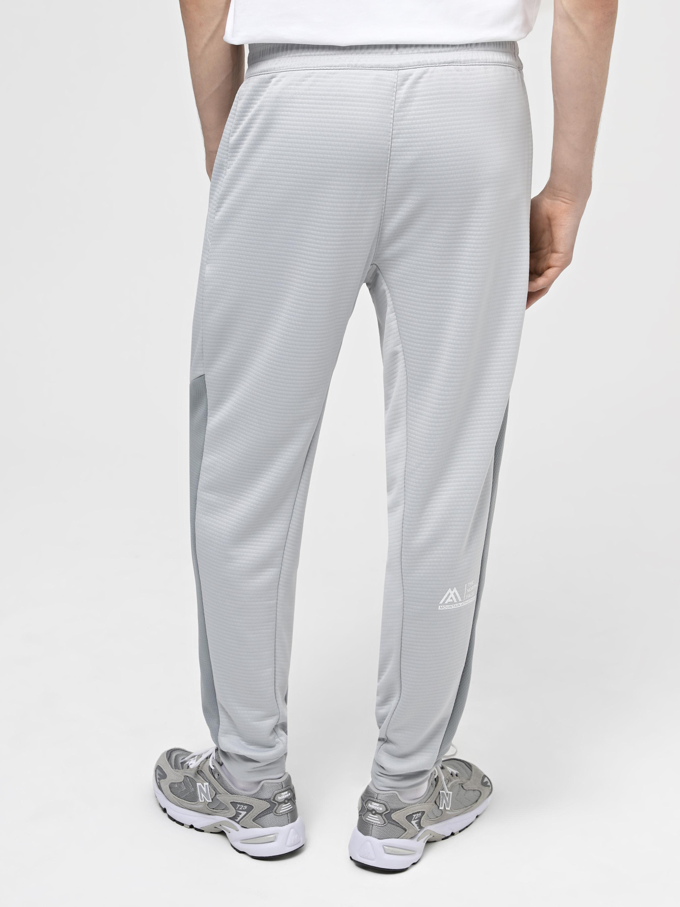 Штани The North Face M Ma Fleece Jogger модель NF0A87JFJ4U1 Штани The North Face M Ma Fleece Jogger модель NF0A87JFJ4U1 Фото