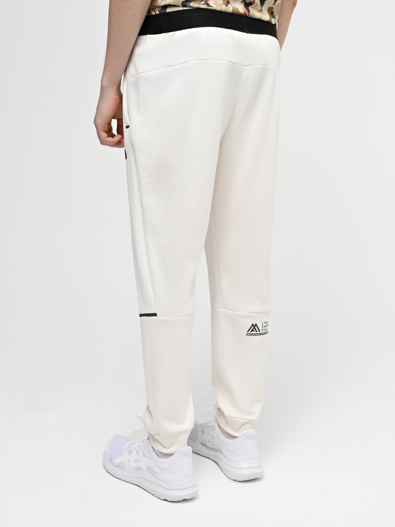 Штани The North Face M Ma Lab Jogger модель NF0A88F6QMO1 Фото