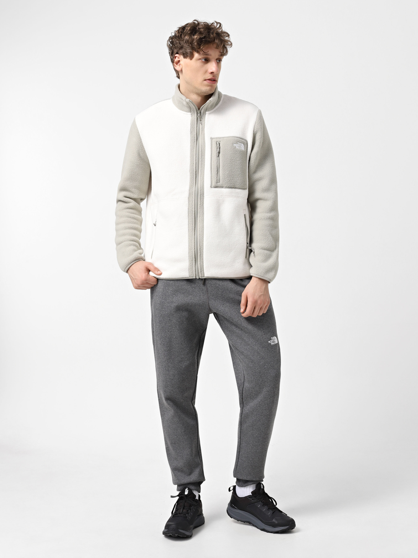 Худі та світшоти The North Face Yumiori модель NF0A883R9IG1 Фото