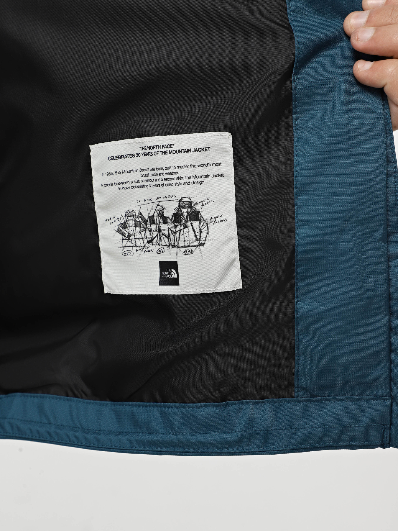 Куртки и дубленки The North Face Mountain Q модель NF0A5IG21NO1 Куртки и дубленки The North Face Mountain Q модель NF0A5IG21NO1 Фото