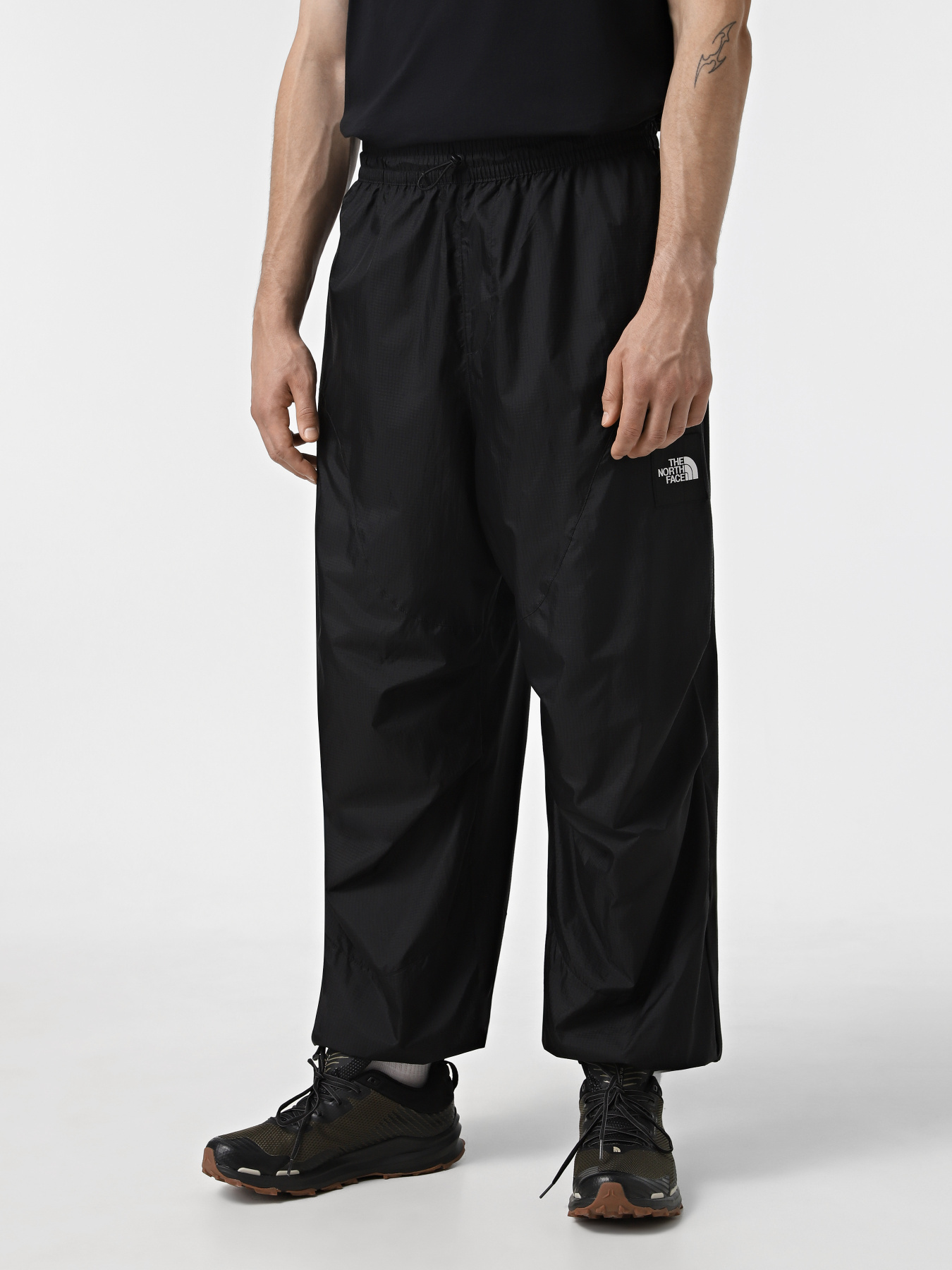 Брюки The North Face x Yinka Ilori Windshell модель NF0A89GPJK31 Фото