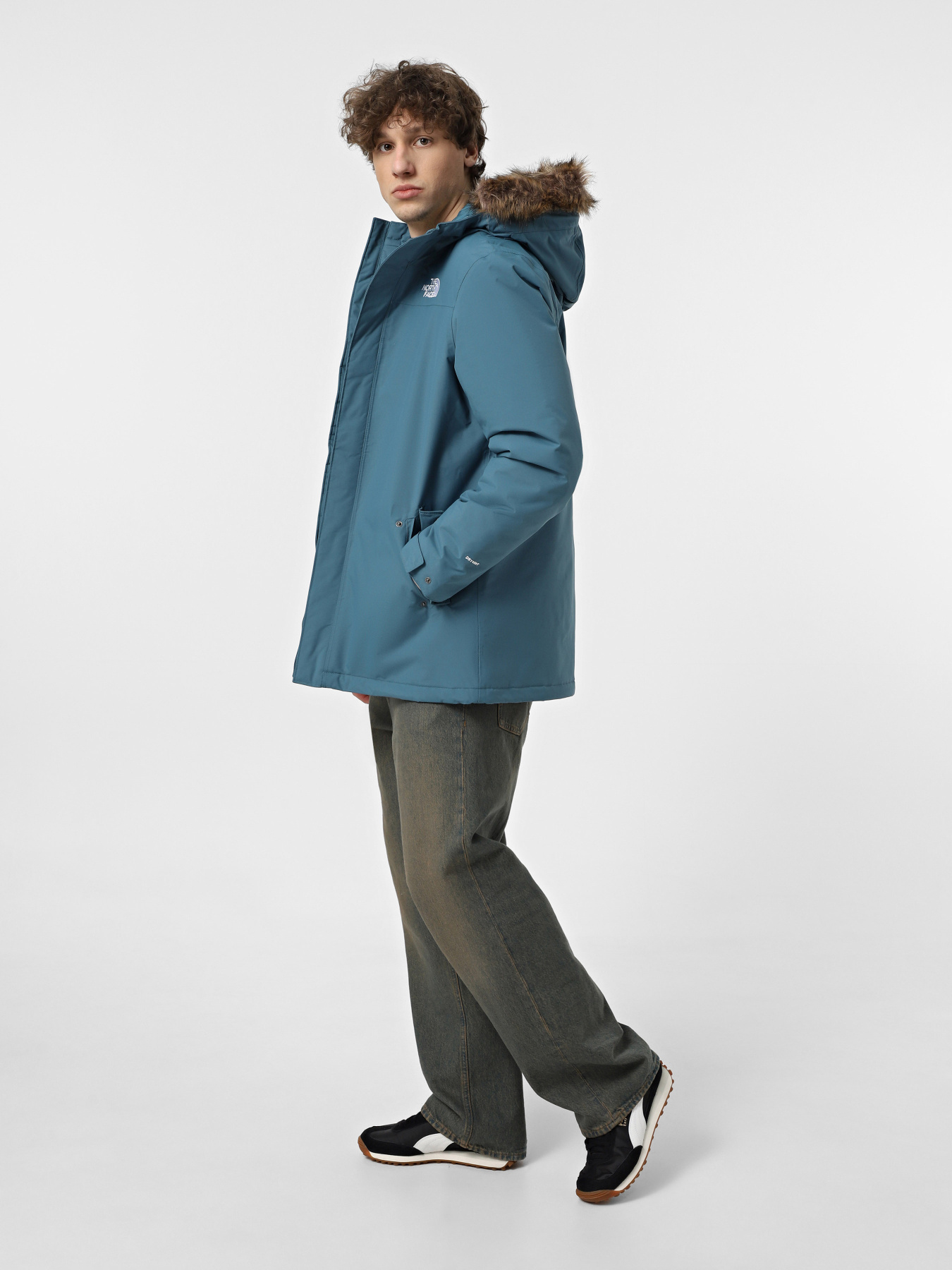 Куртки та дублянки The North Face Zaneck модель NF0A4M8HQ311 Фото