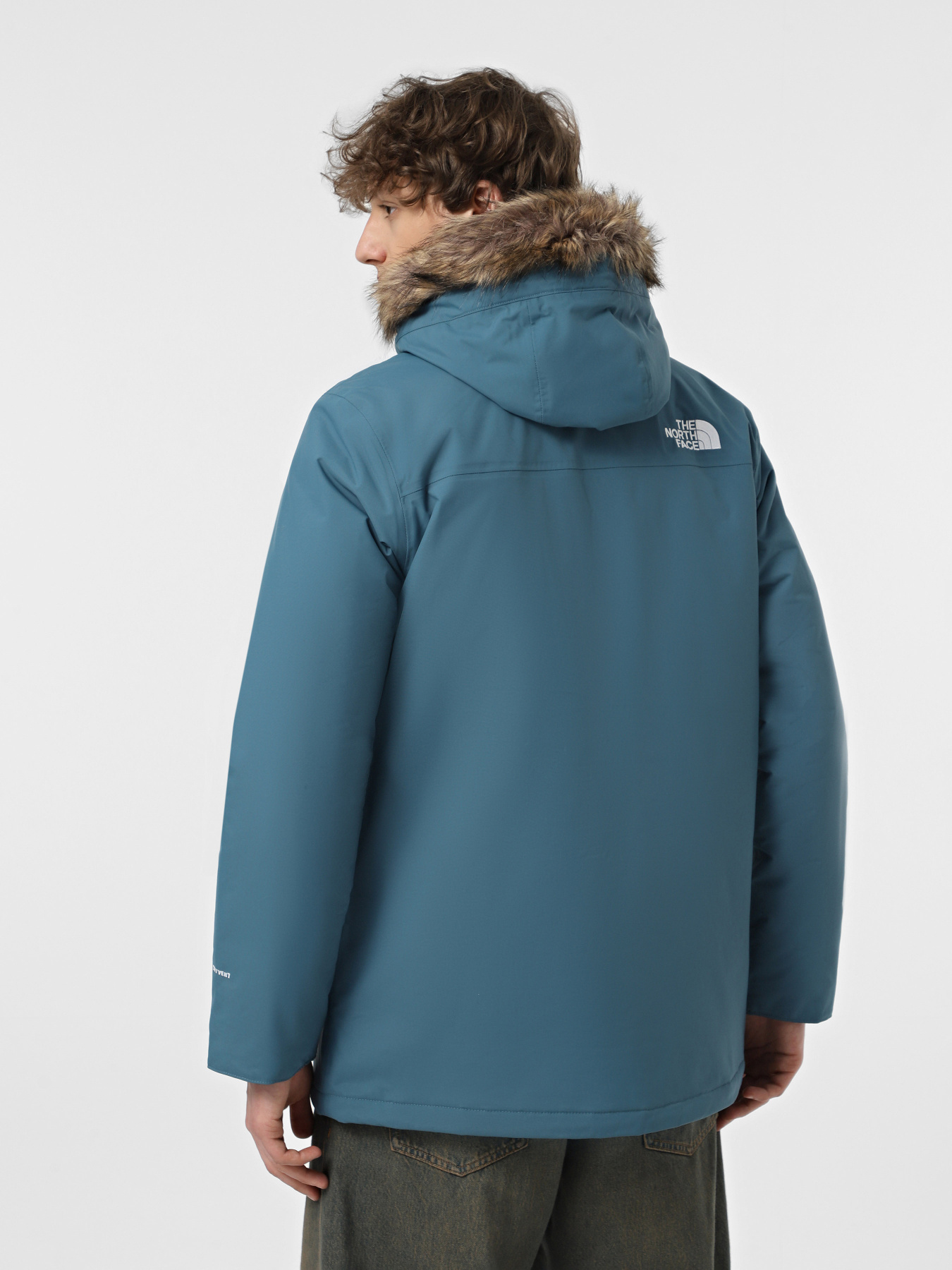 Куртки та дублянки The North Face Zaneck модель NF0A4M8HQ311 Фото