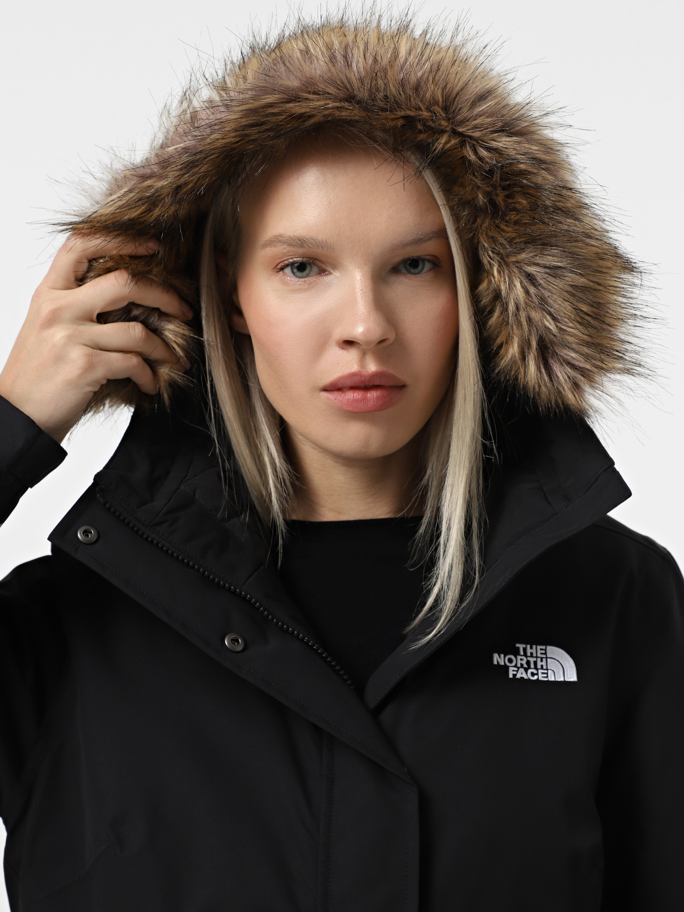Куртки и дубленки The North Face Zaneck модель NF0A4M8YKX71 Фото